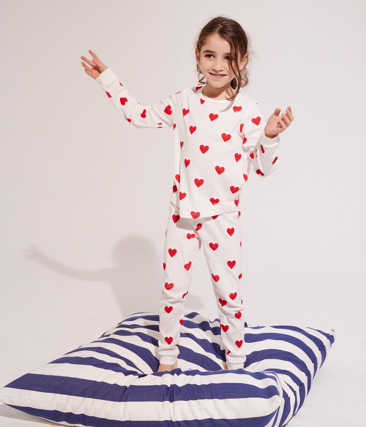 pyjama-enfant-imprimé-cœurs-en-côte