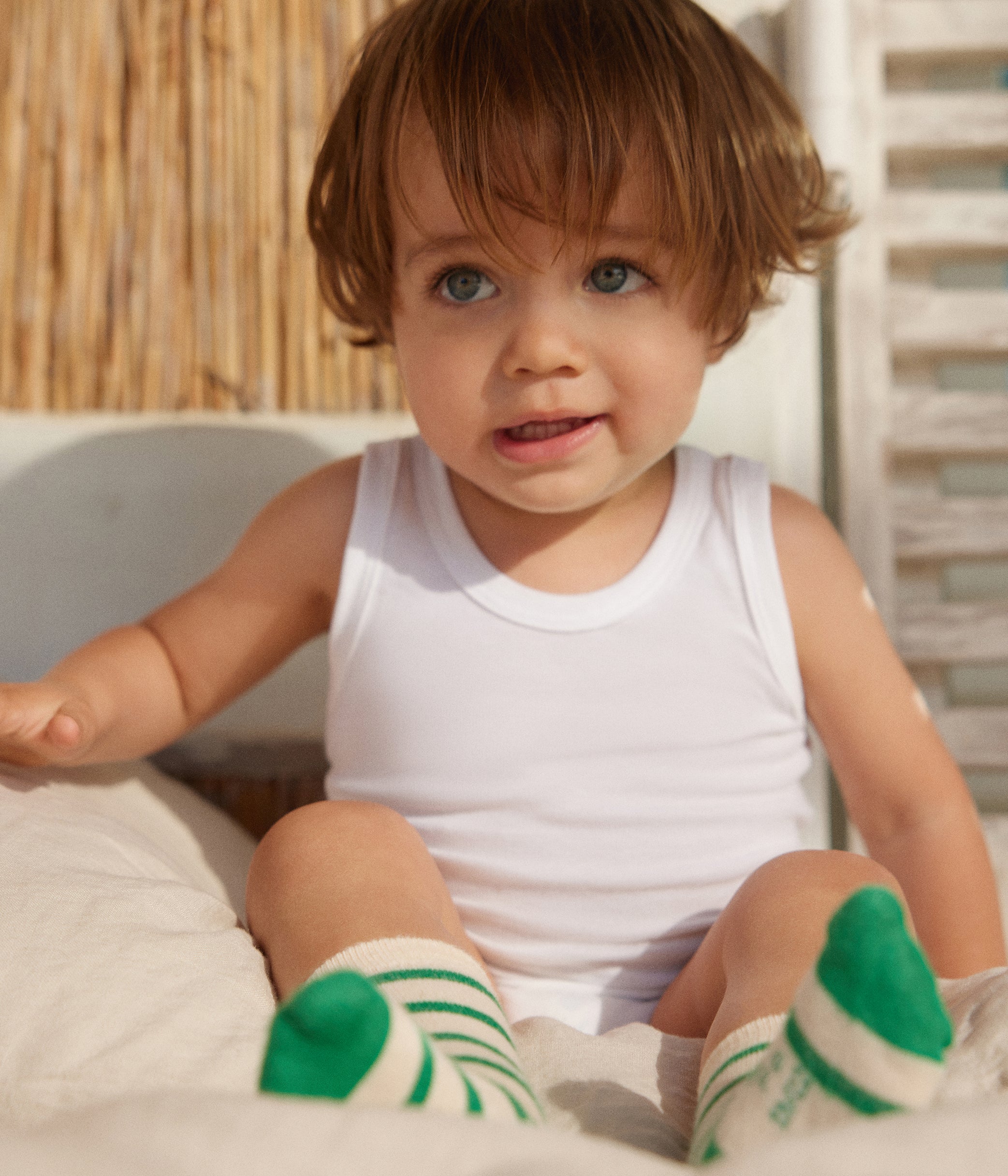 lot-de-2-bodies-blancs-sans-manches-bébé