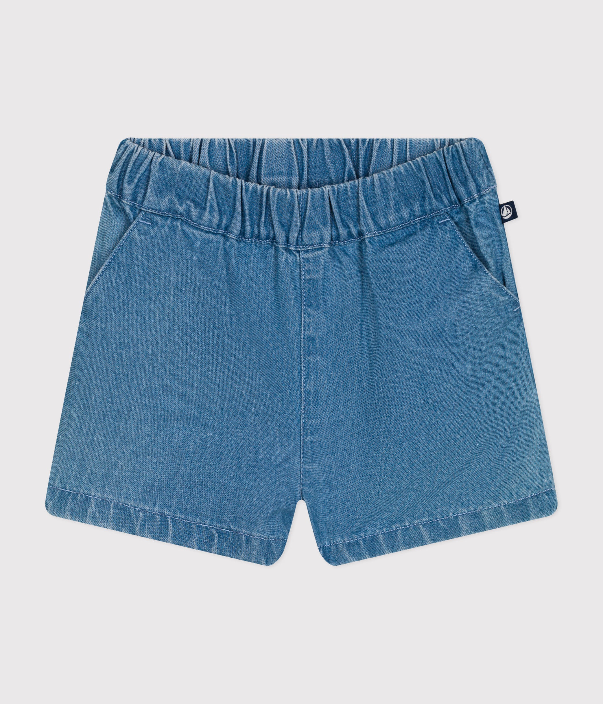short-bébé-en-denim-léger