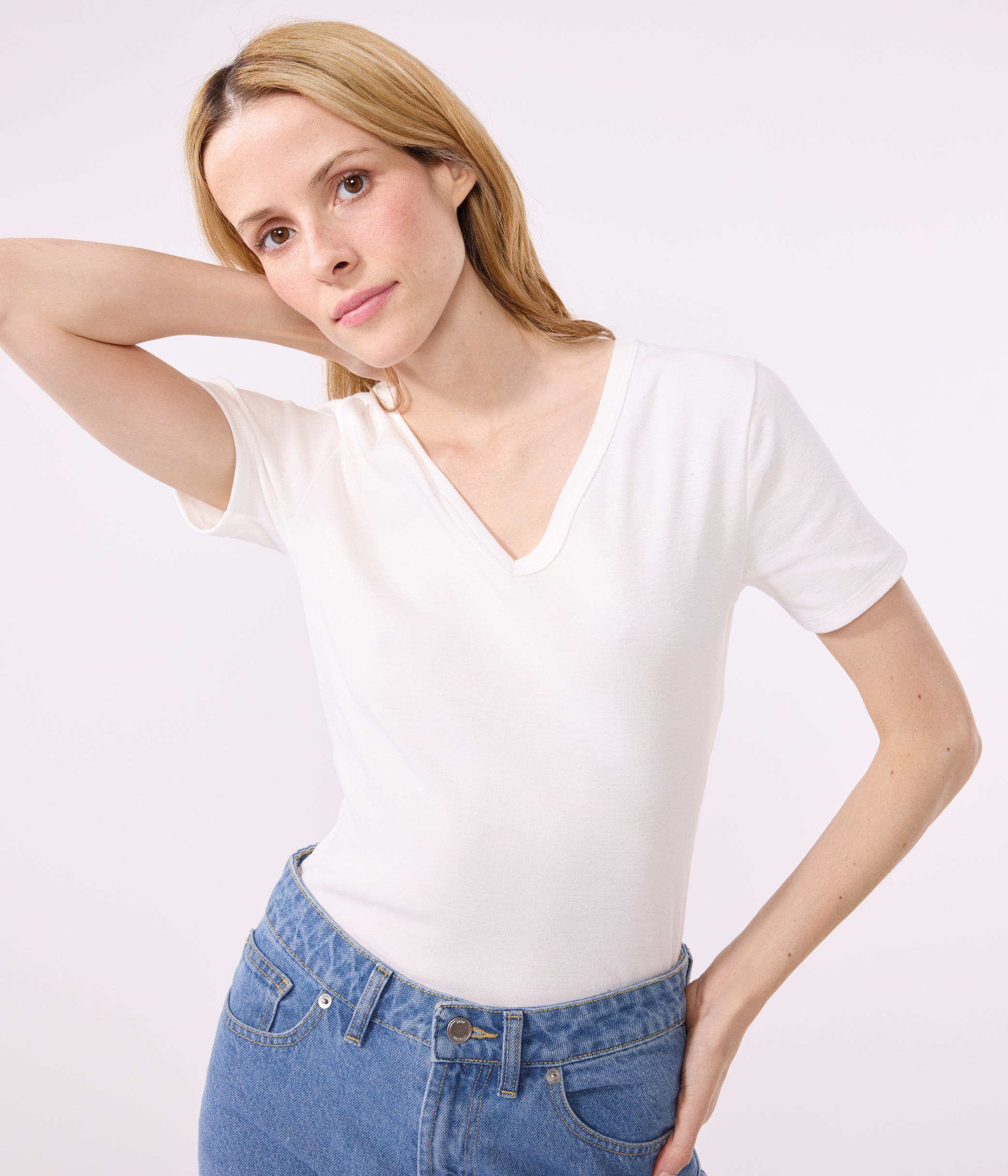 tee-shirt-col-v-l-iconique-manches-courtes-en-côte-unie