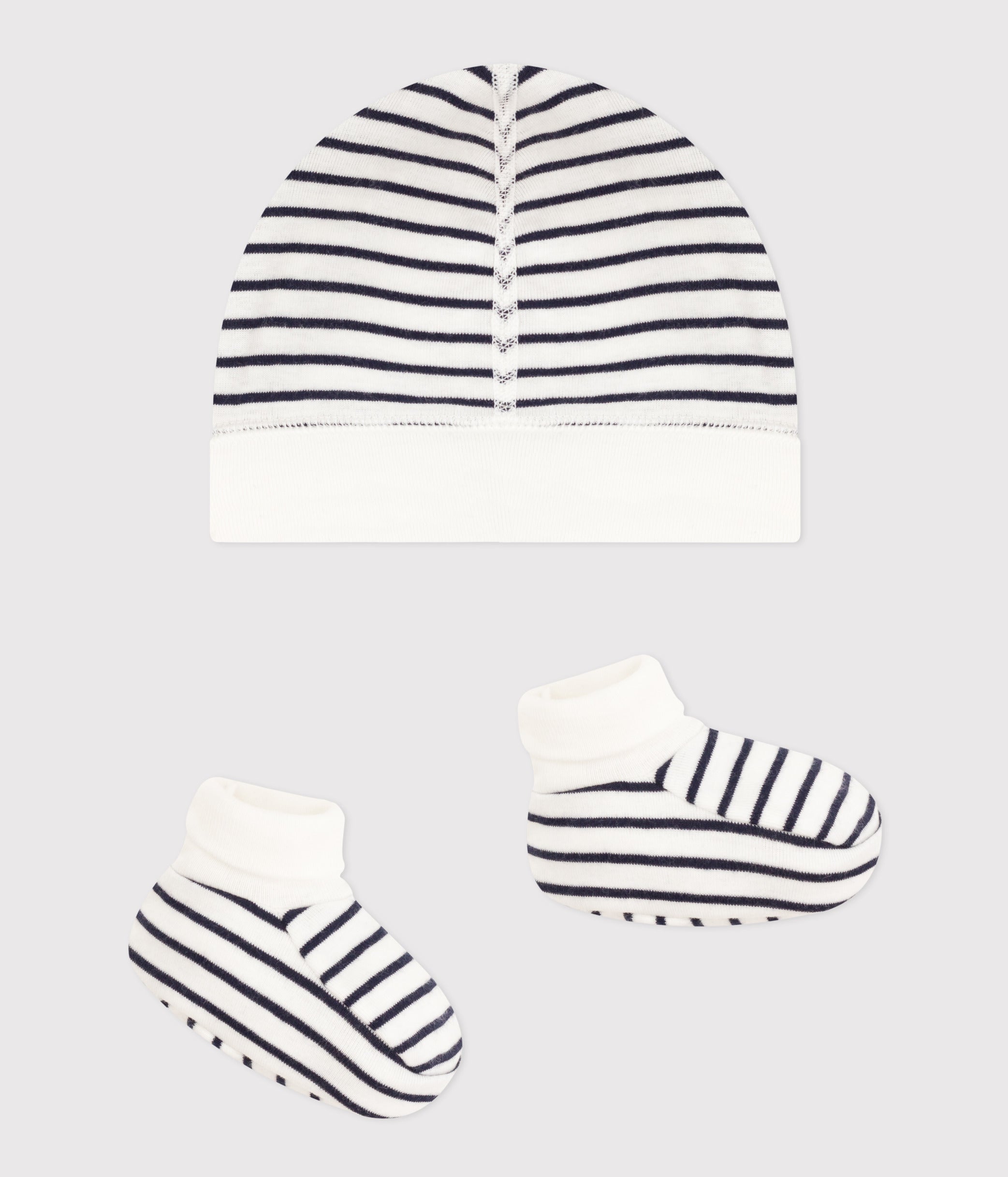 lot-de-bonnet-et-chausson-bébé-en-coton-marinière