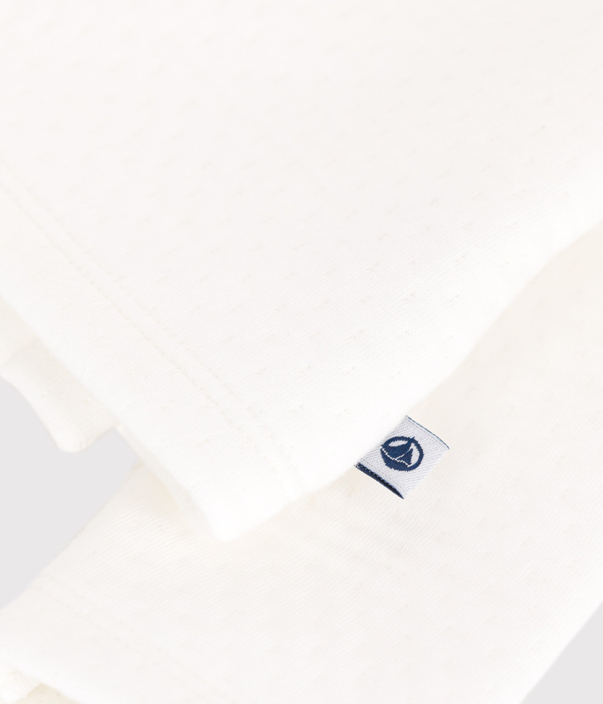 brassière-en-tubique-matelassé-en-coton-bébé