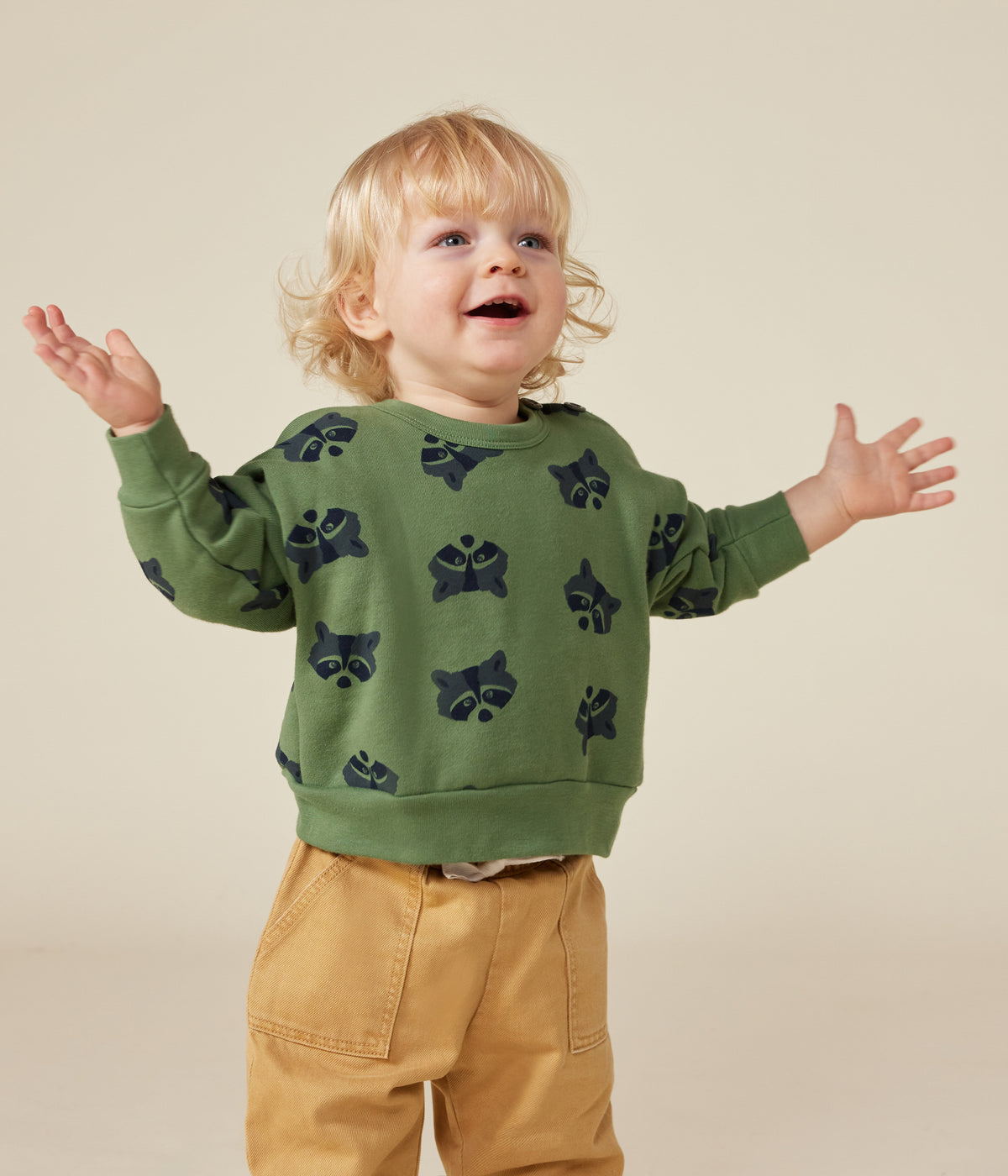 SWEATSHIRT