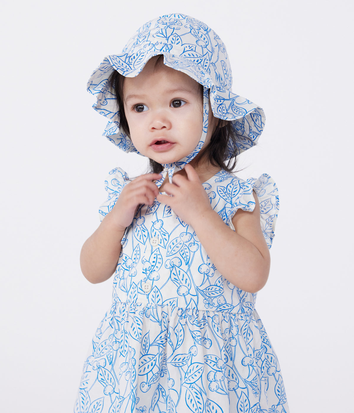 robe-bébé-en-coton-et-son-bloomer,-imprimés-cerises-bleues