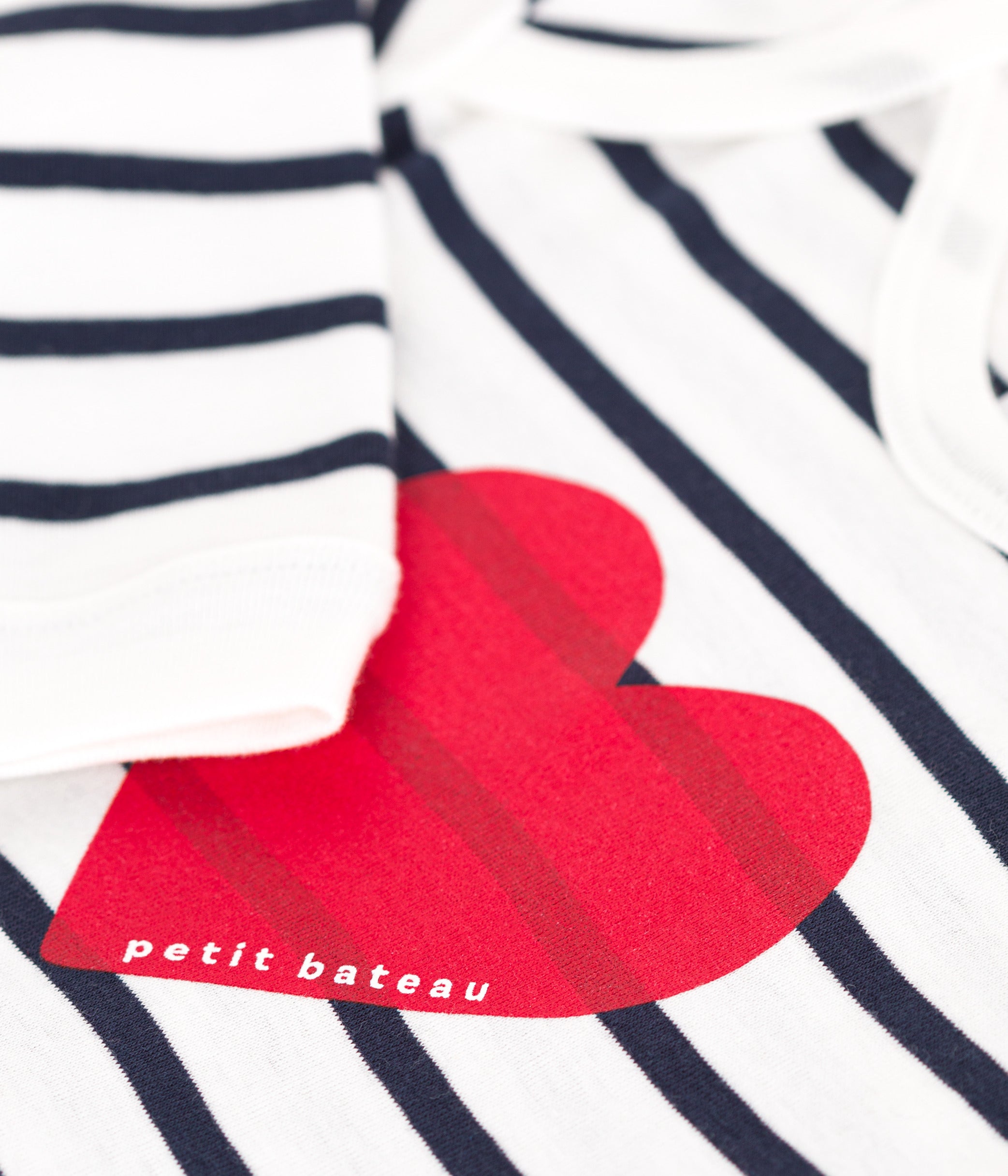 pyjama-bébé-en-coton-ouverture-sans-pression-cœur