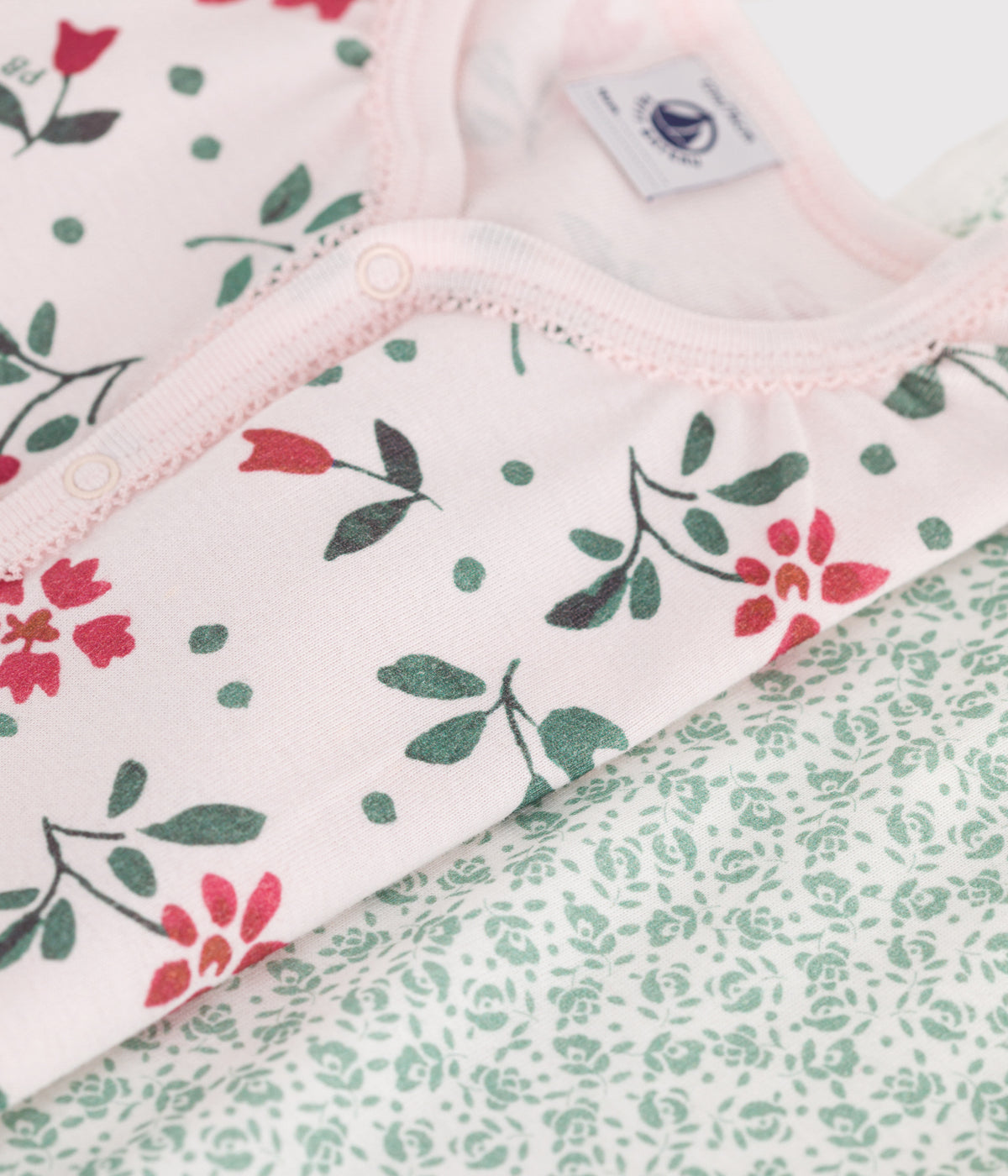 lot-de-2-combinaisons-courtes-bébé-en-coton-fleuri