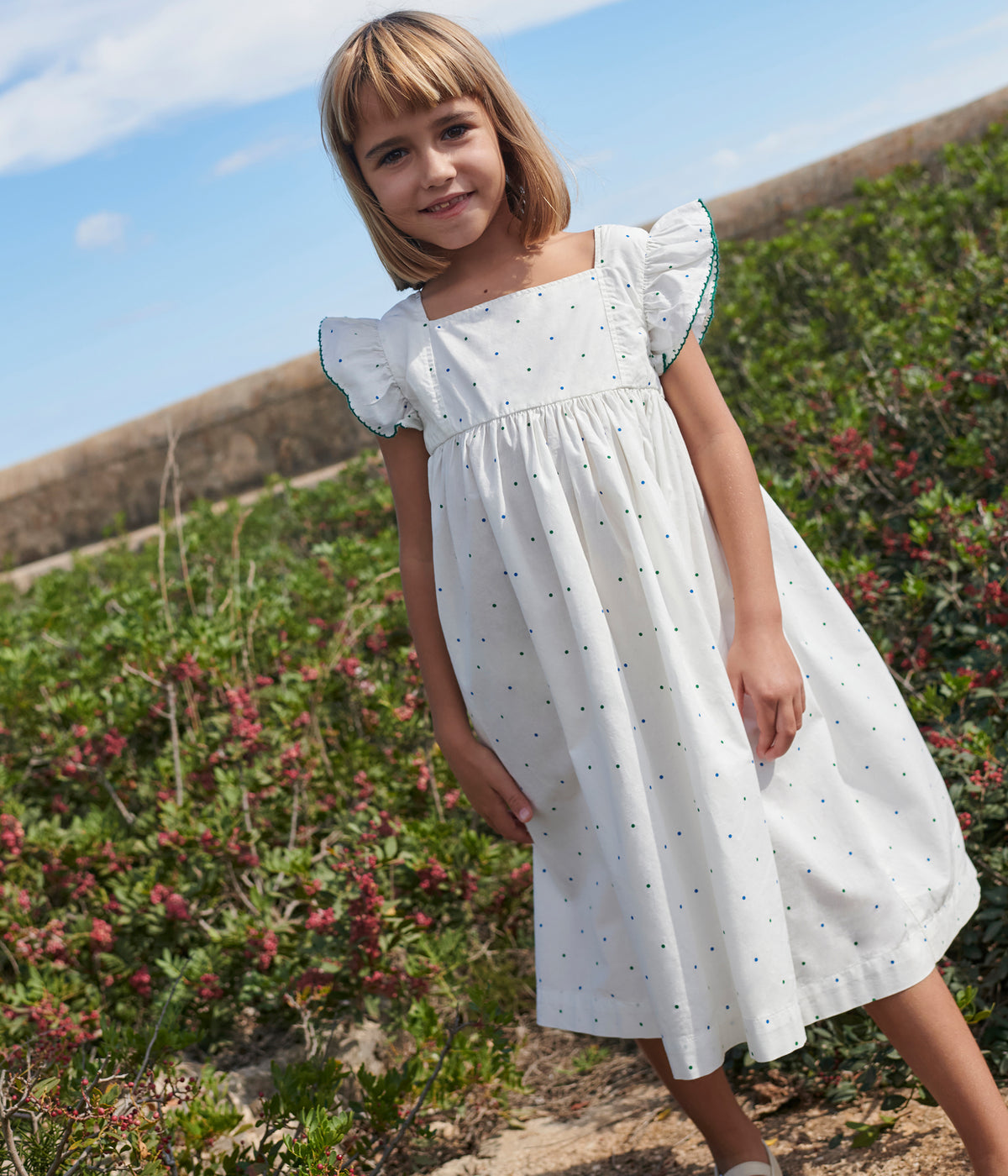 robe-longue-sans-manche-enfant-en-coton-à-pois