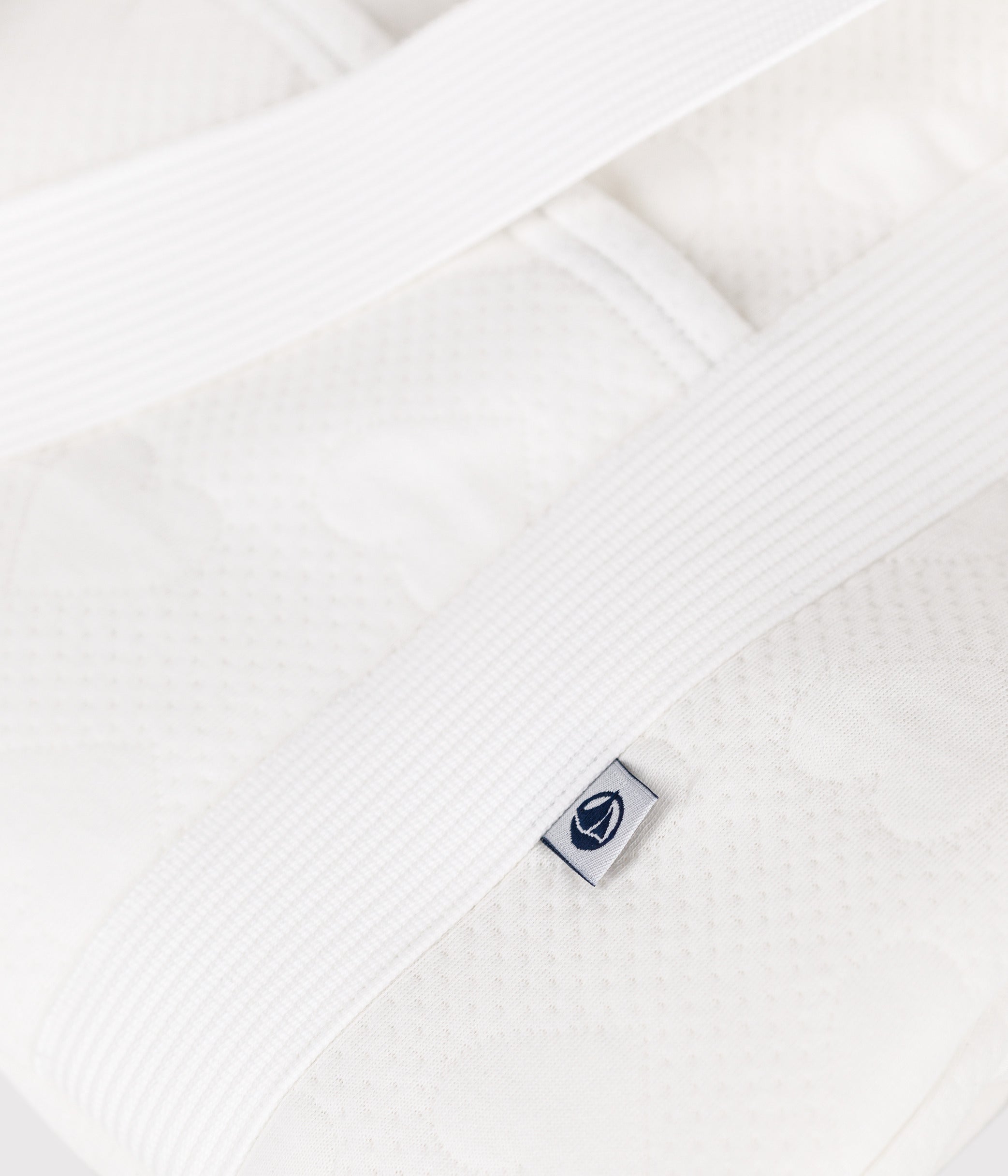 valise-maternité-matières-légères-bébé