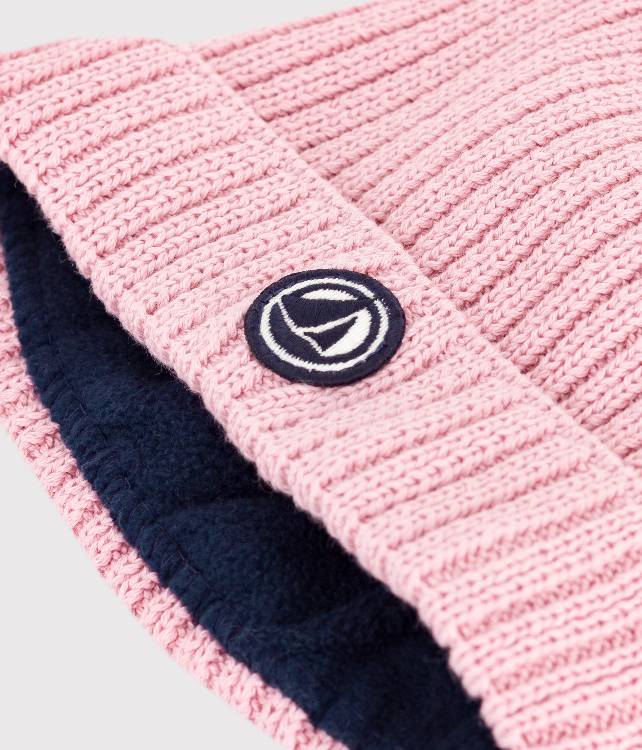 bonnet-bébé-en-tricot-doublé-en-polaire