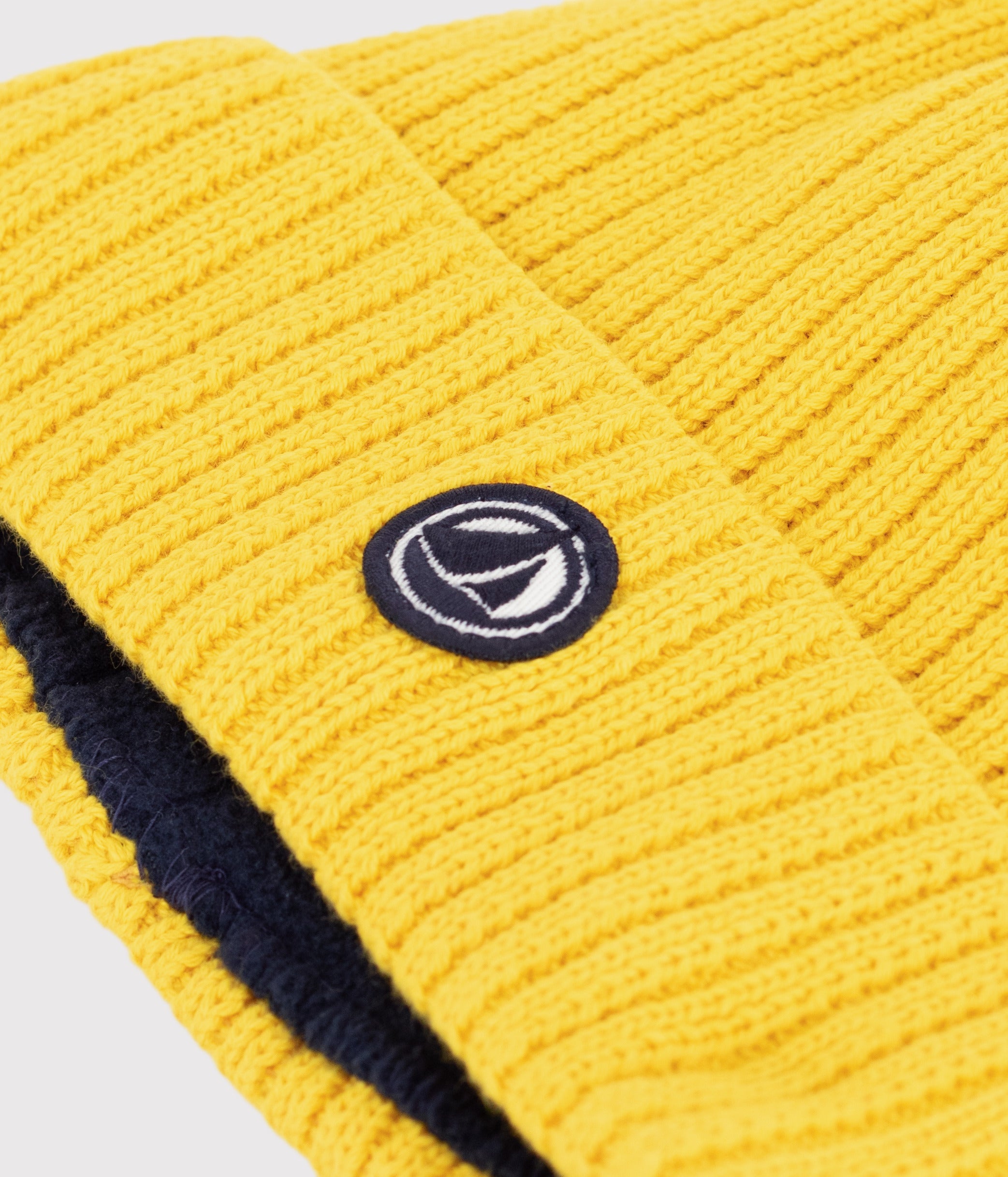 bonnet-enfant-en-tricot-doublé-en-polaire
