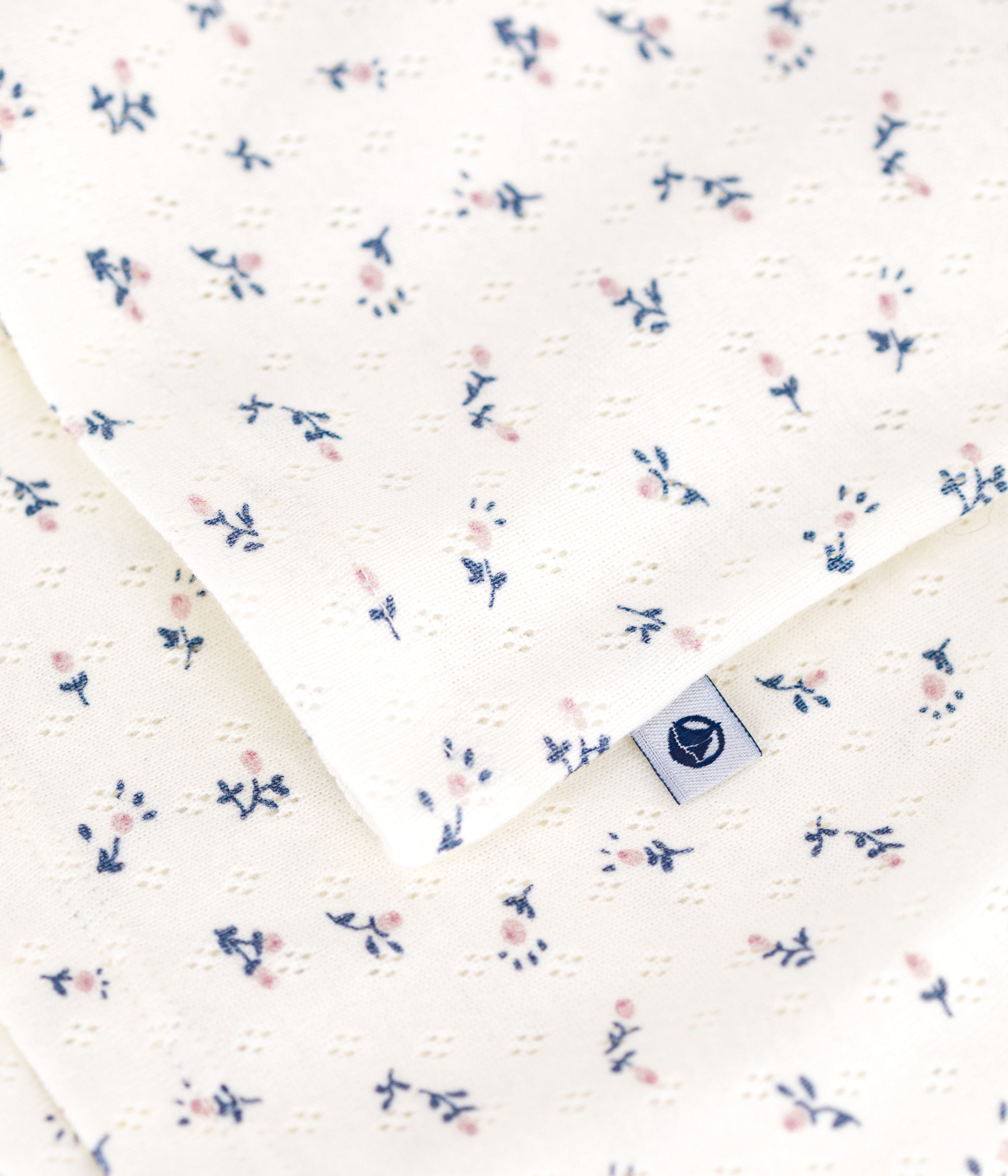 pyjama-short-enfant-en-coton-ajouré-imprimé-fleurs