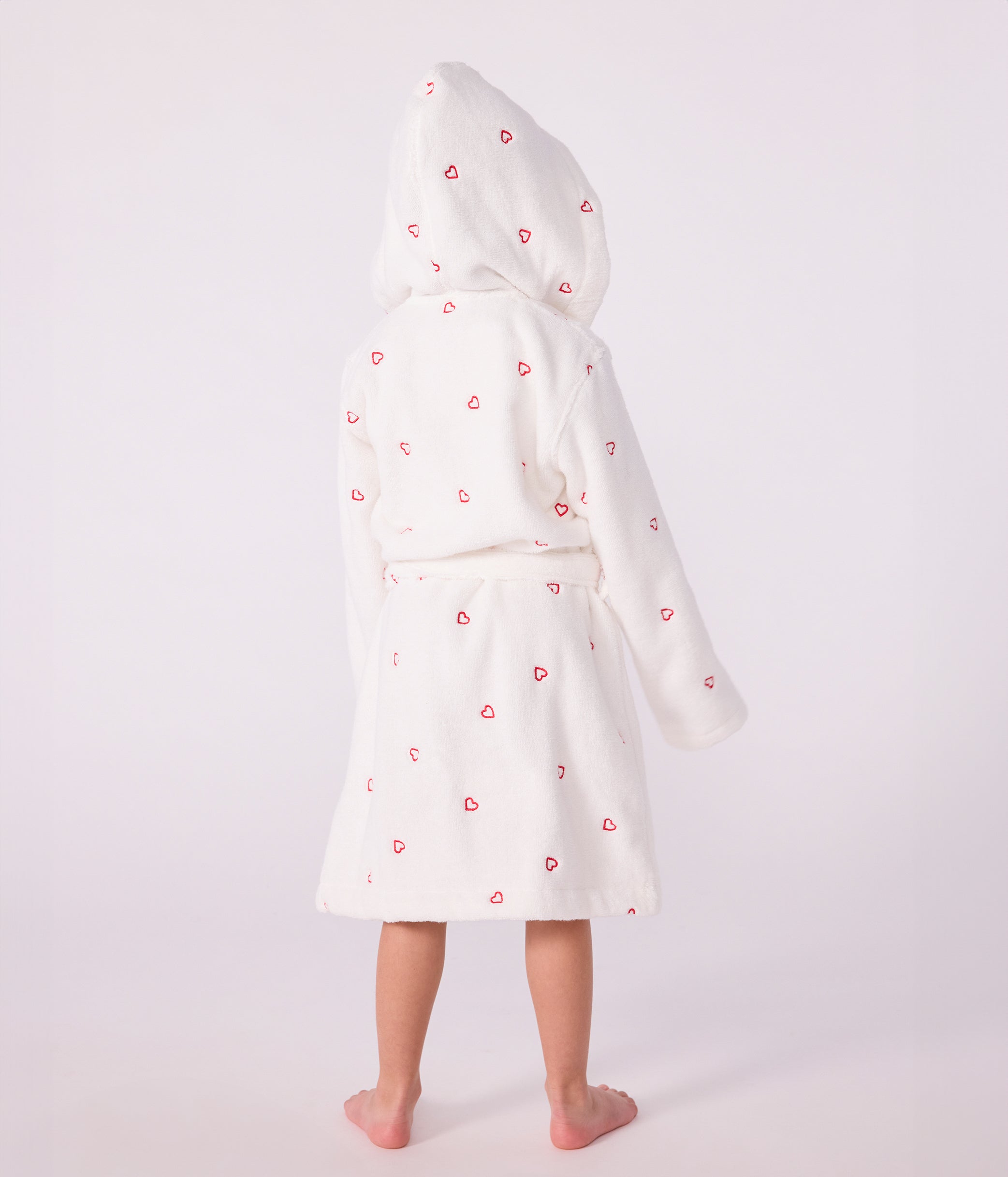 peignoir-enfant-en-coton-éponge-cœurs-brodés