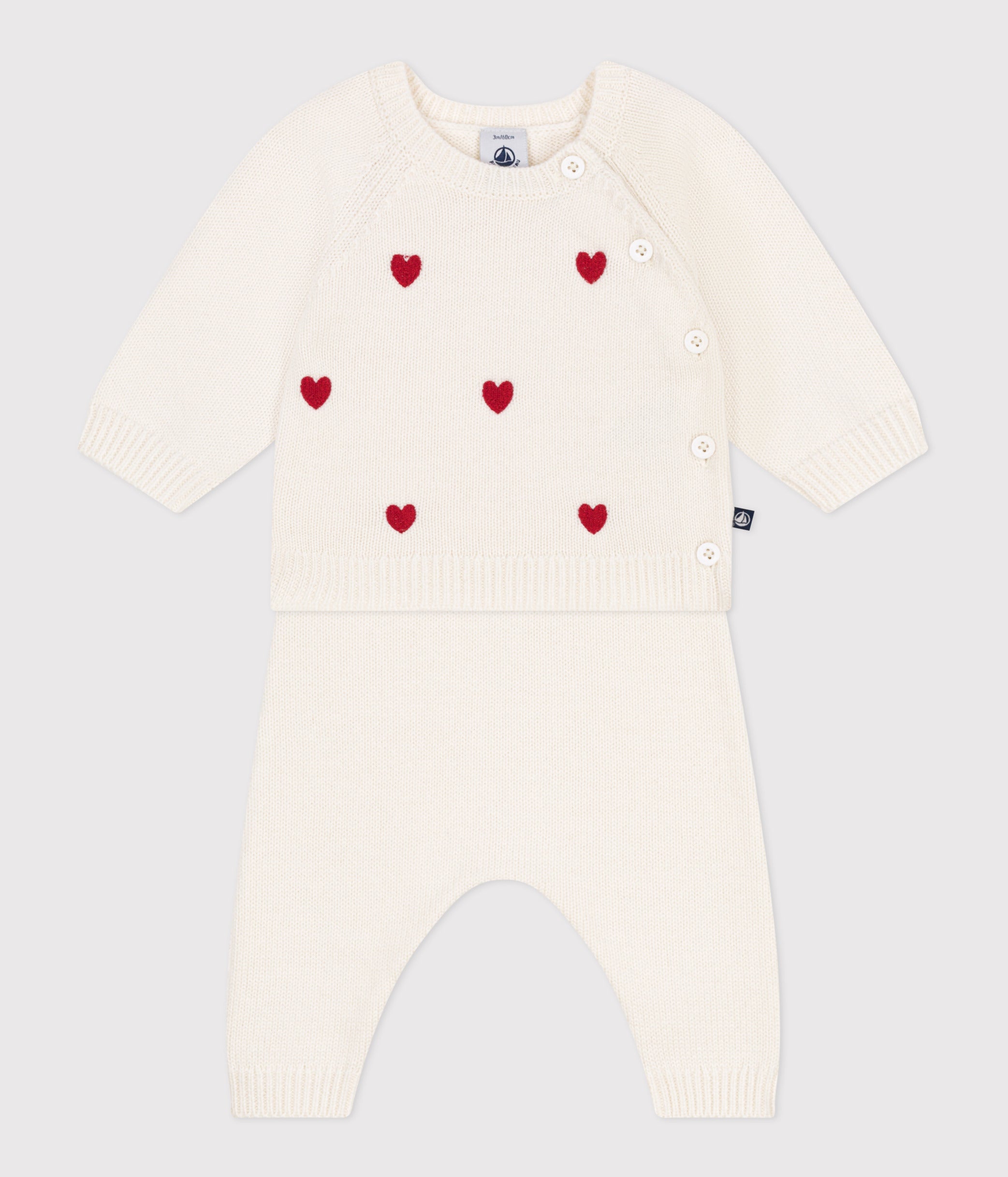 ensemble-2-pièces-bébé-en-tricot-et-cœurs-brodés