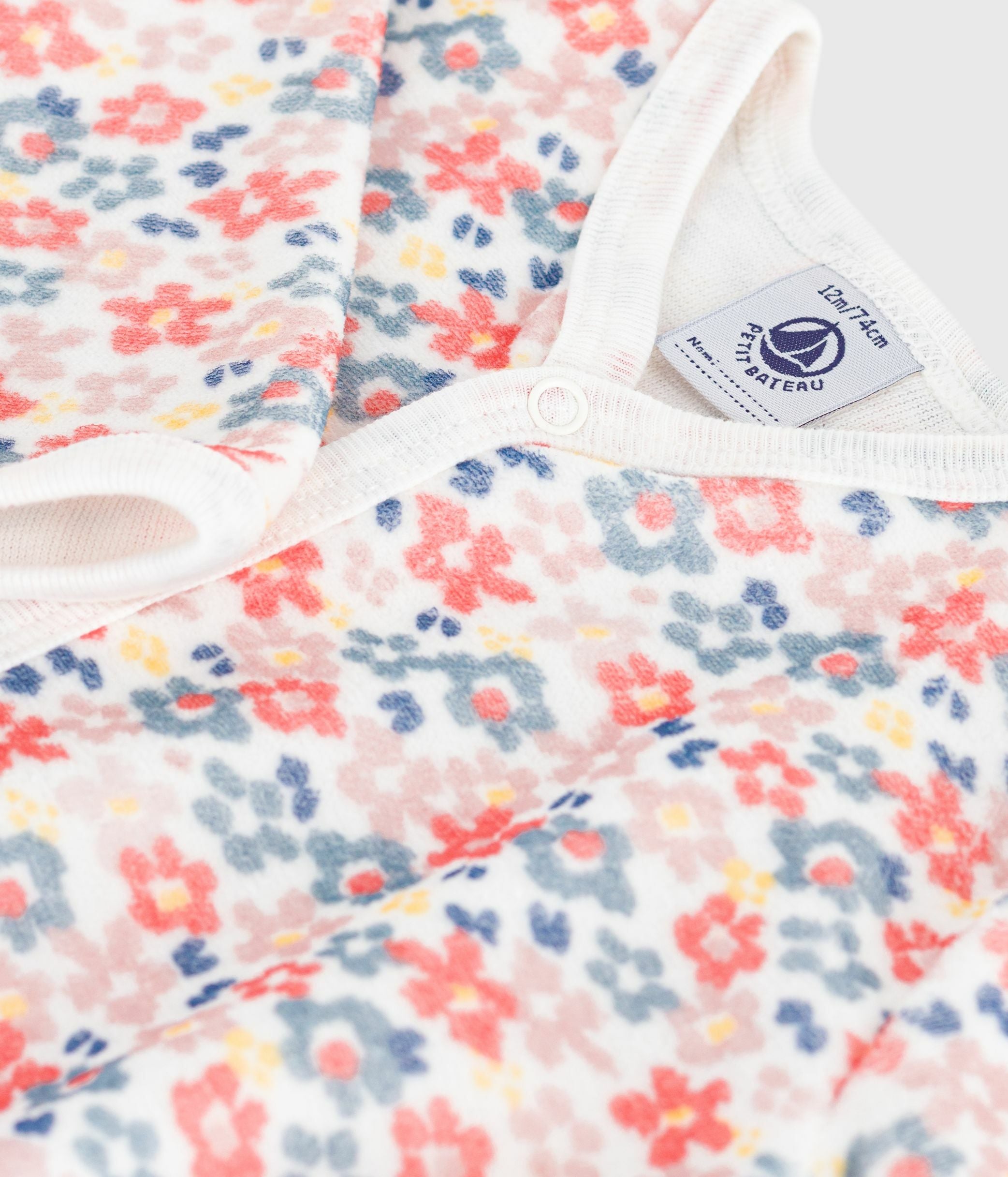 pyjama-bébé-en-velours-imprimé-fleuri