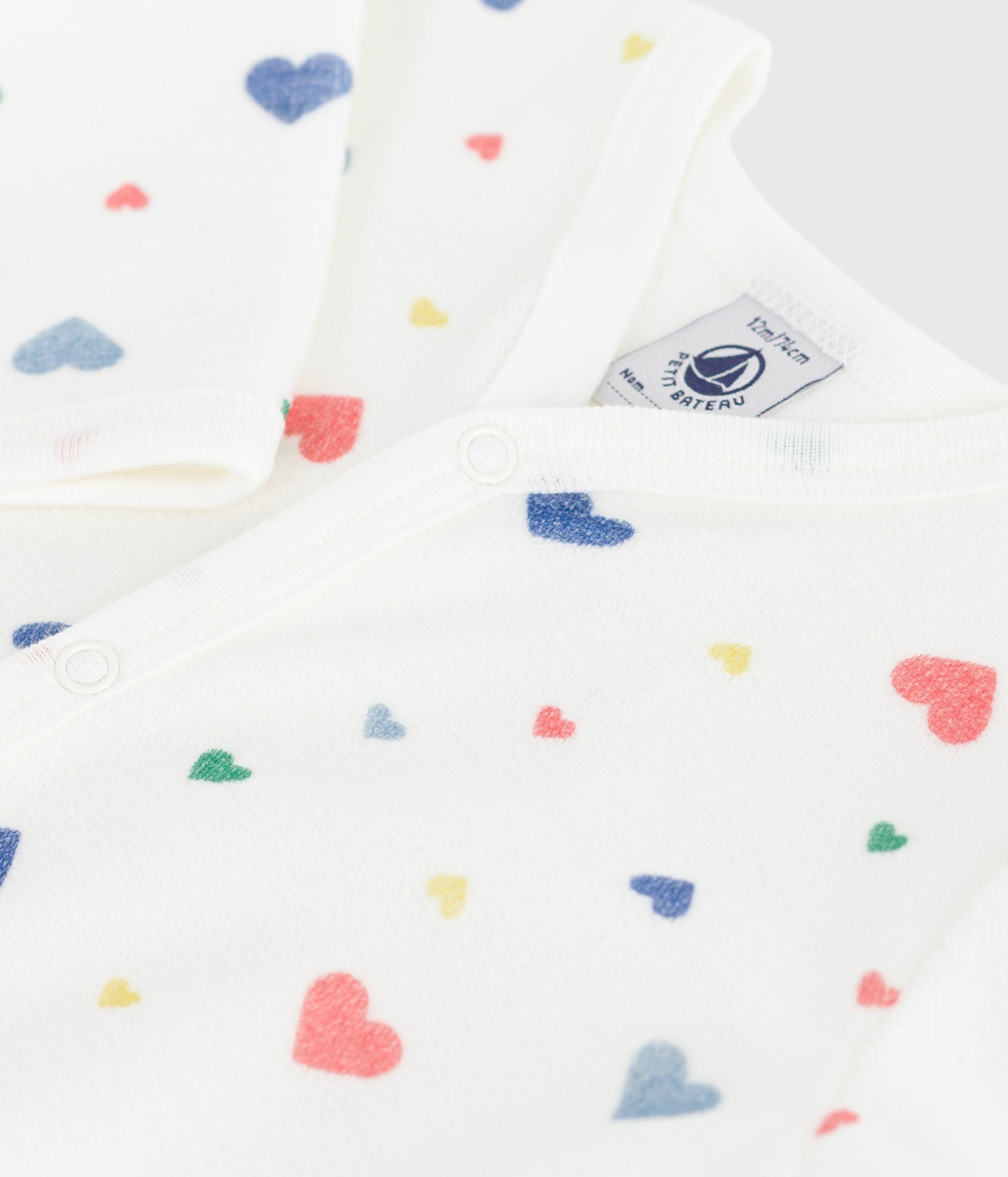 pyjama-bébé-en-velours-imprimé-cœurs