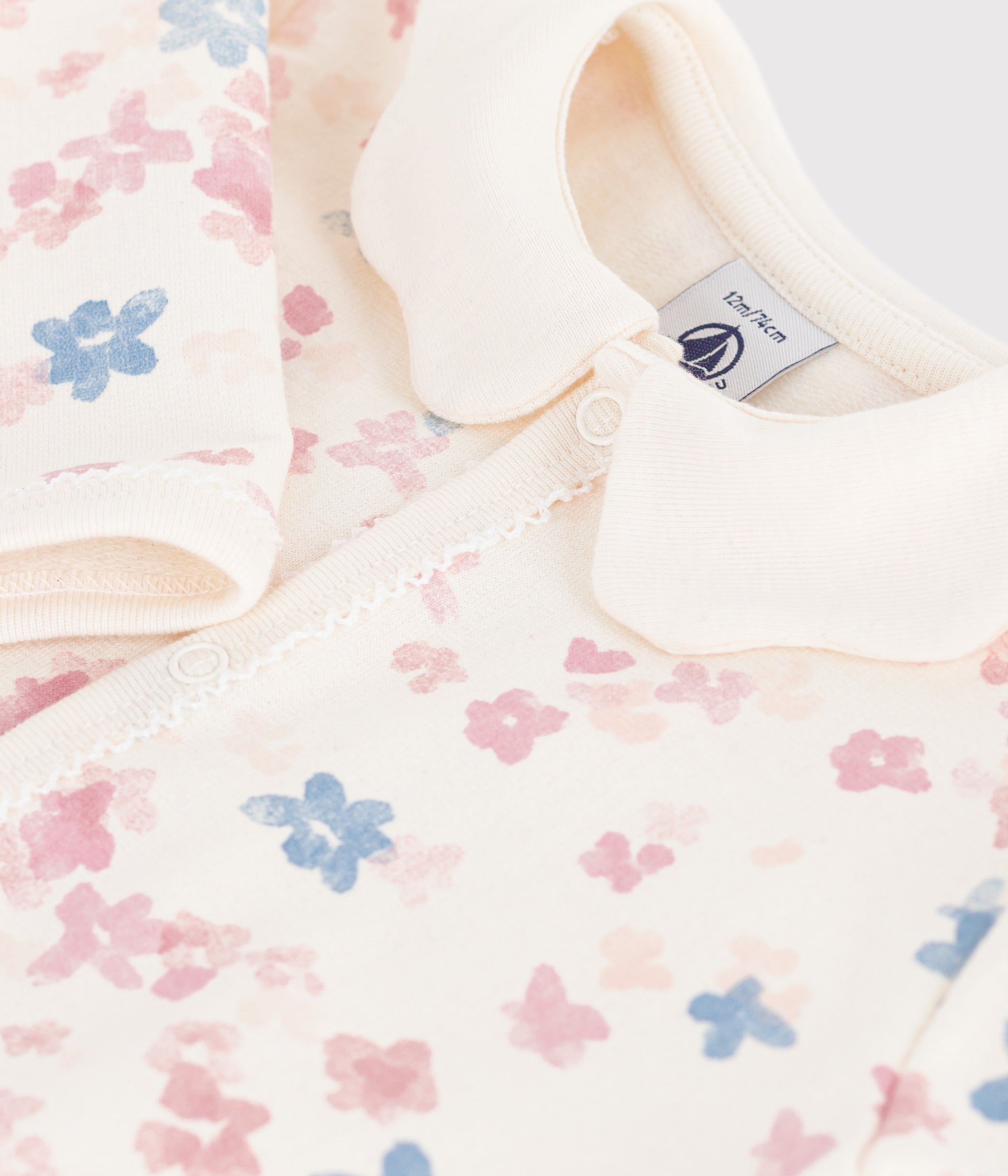 pyjama-bébé-en-molleton-gratté-avec-col-pétale-imprimé-fleuri