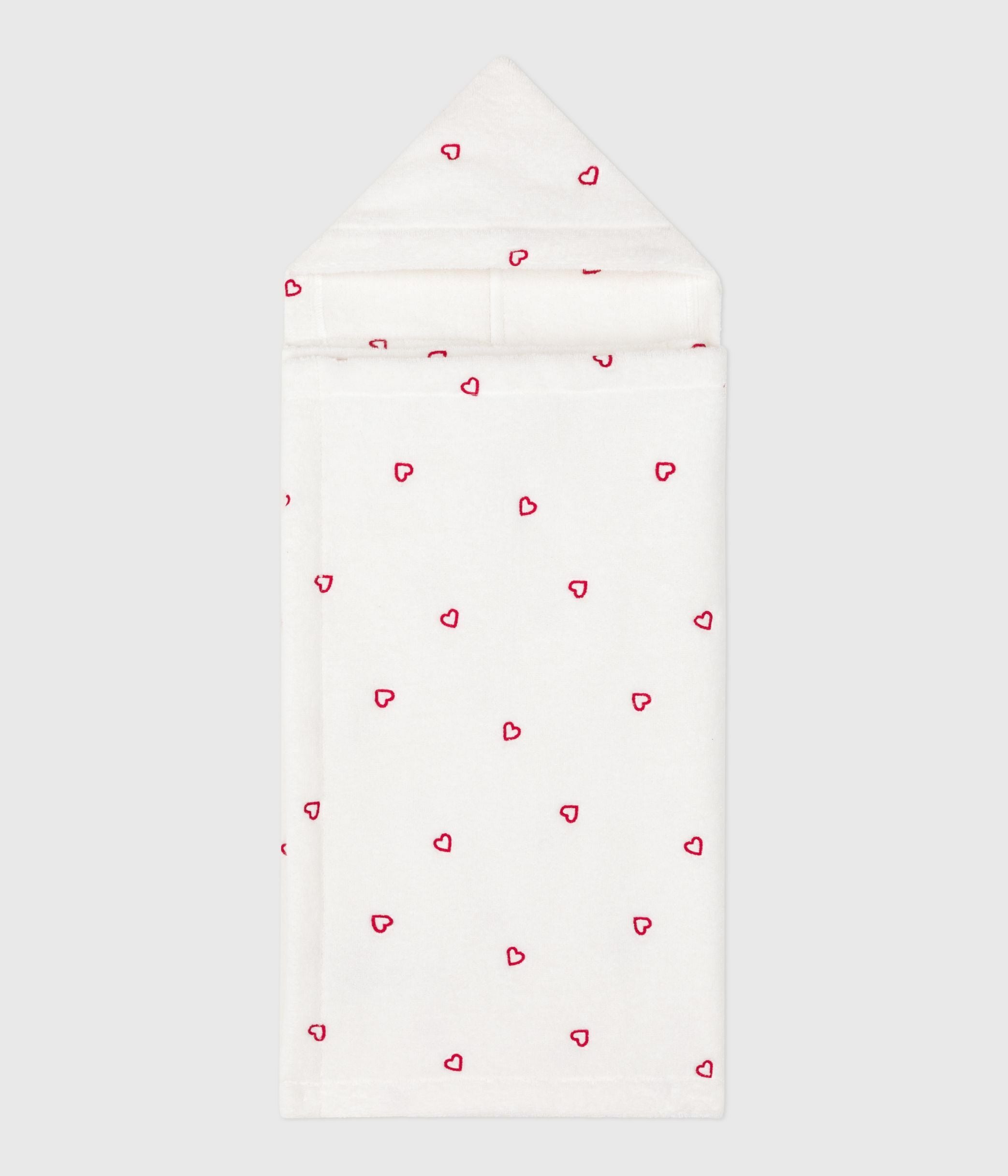 cape-de-bain-bébé-cœurs-brodés-en-éponge