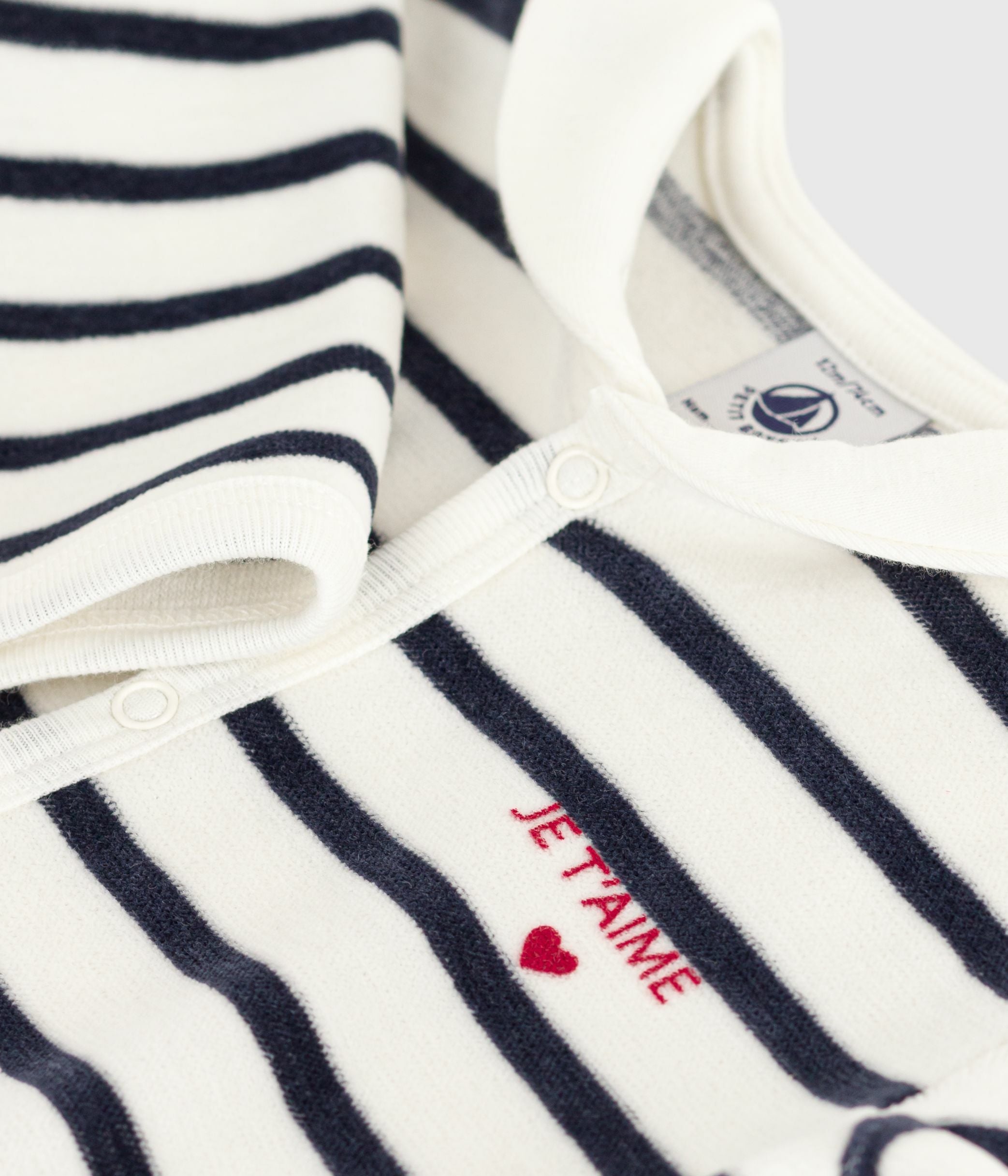 pyjama-bébé-en-velours-imprimé-à-rayures