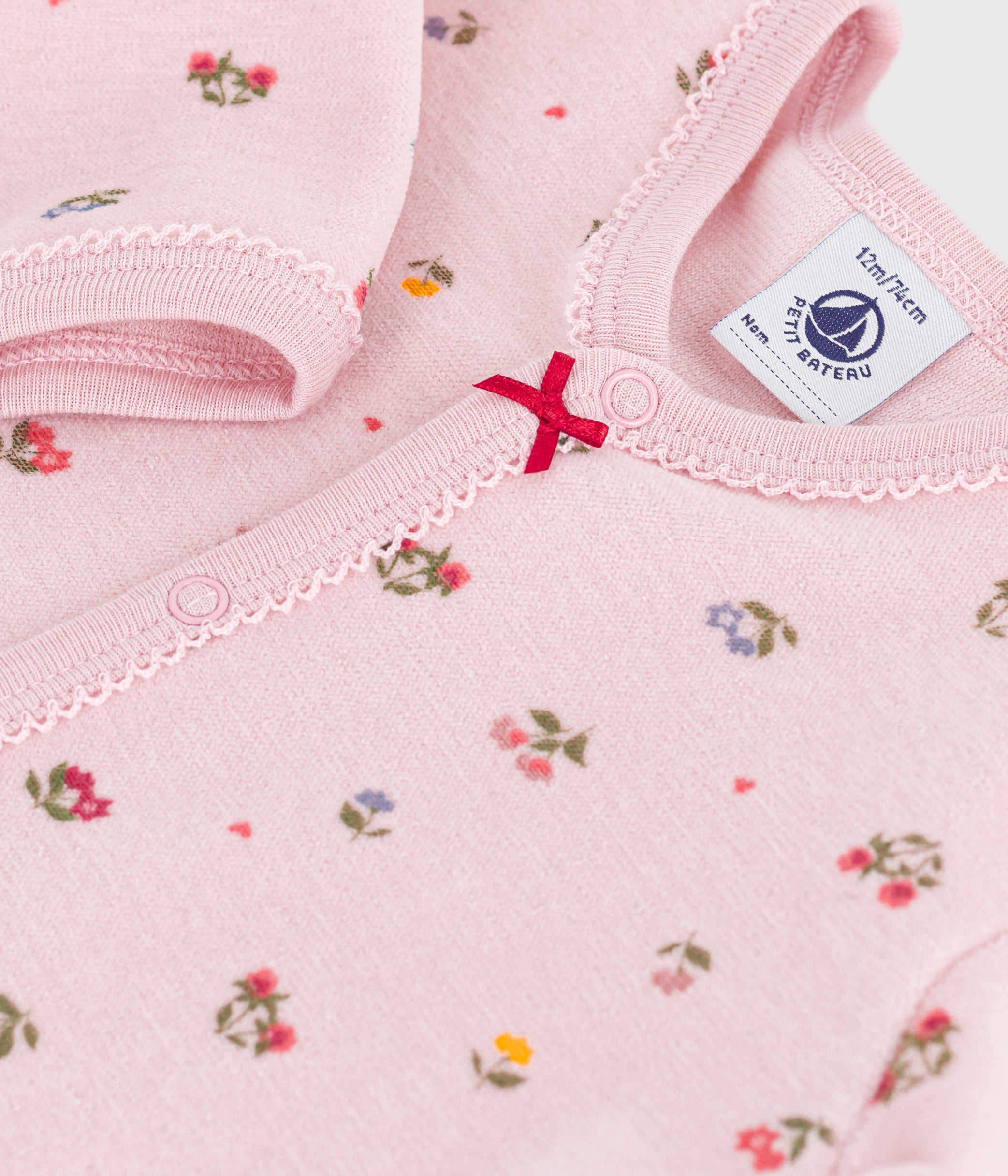 pyjama-bébé-en-velours-imprimé-fleuri