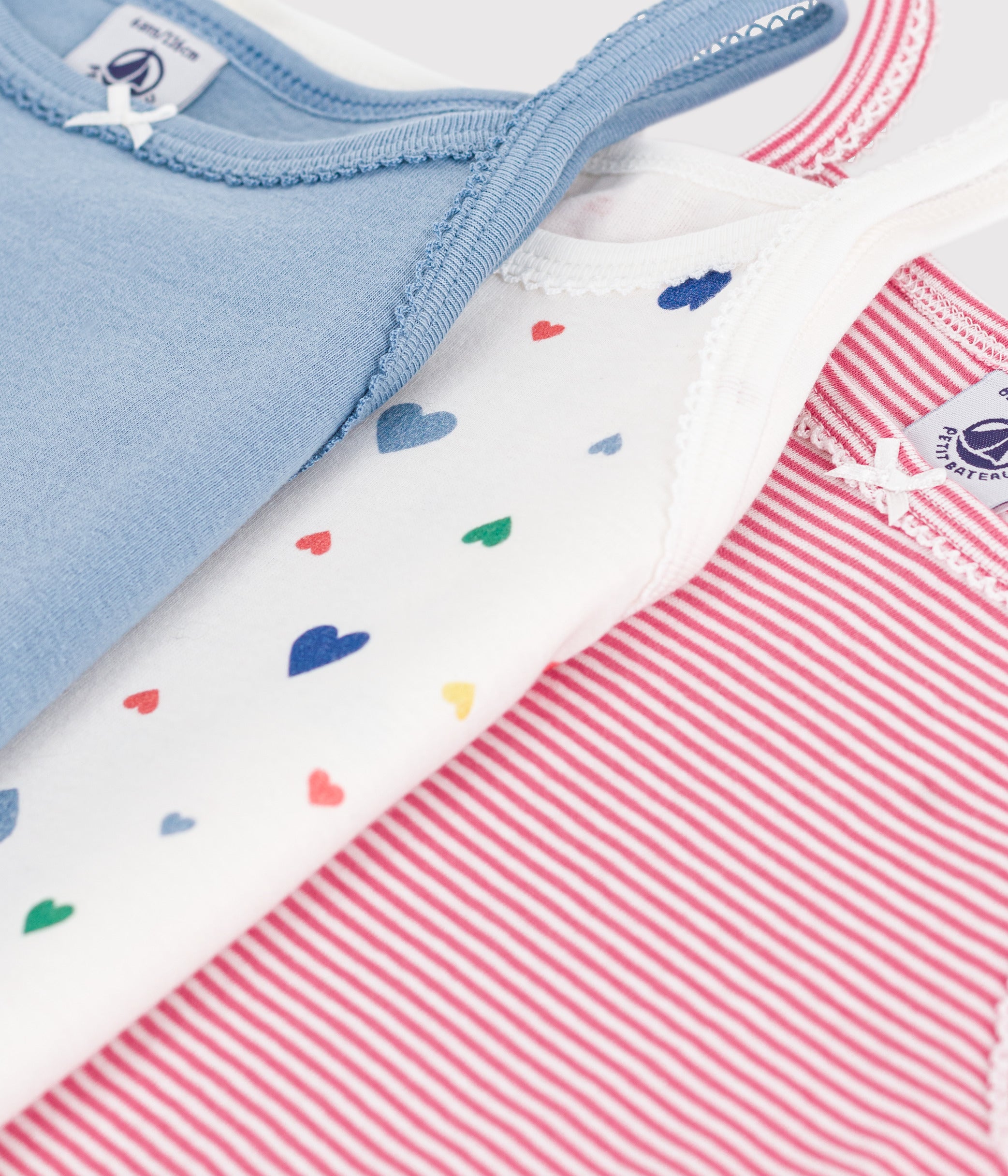 lot-de-3-chemises-à-bretelles-enfant-en-coton-imprimé-cœurs