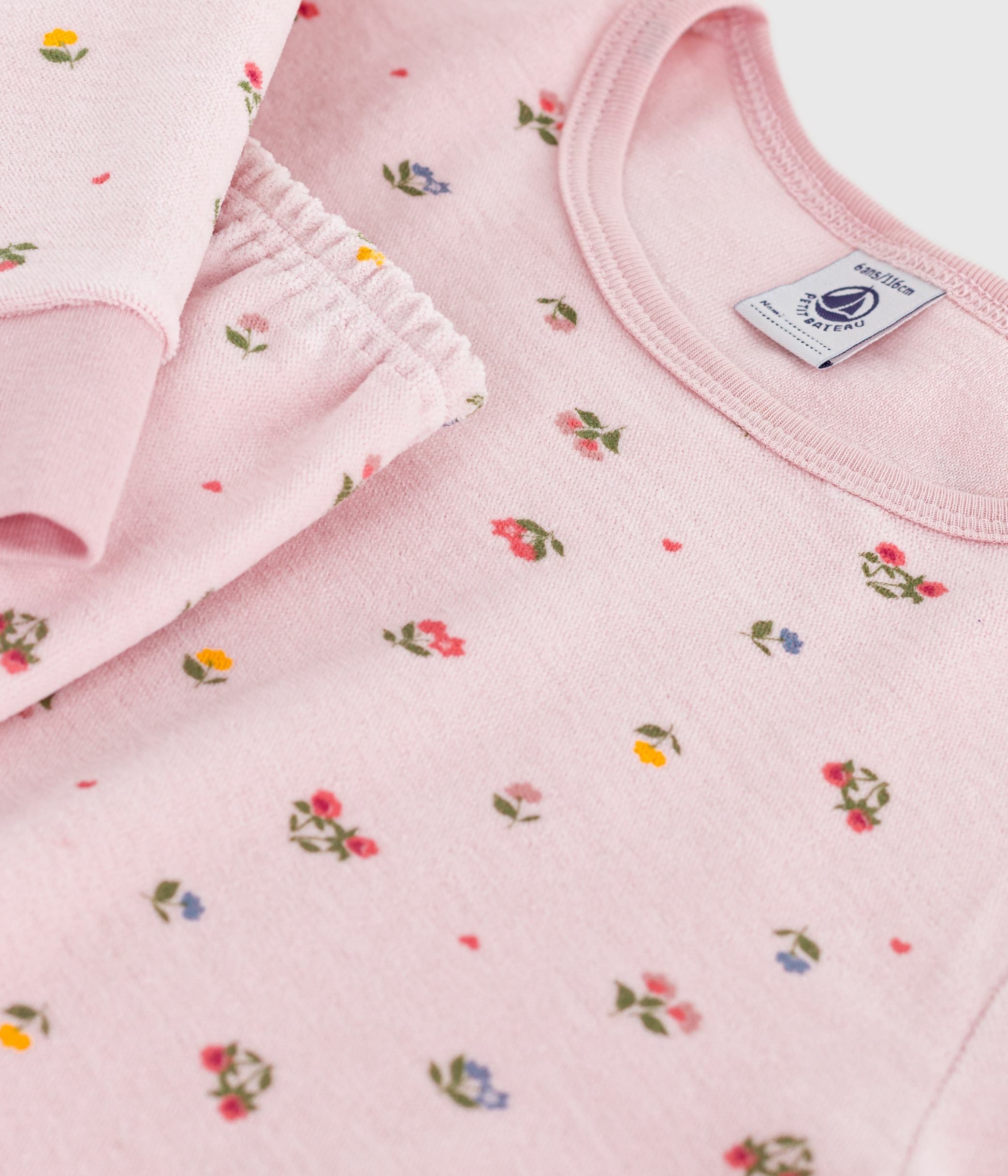 pyjama-enfant-en-velours-imprimé-fleurs