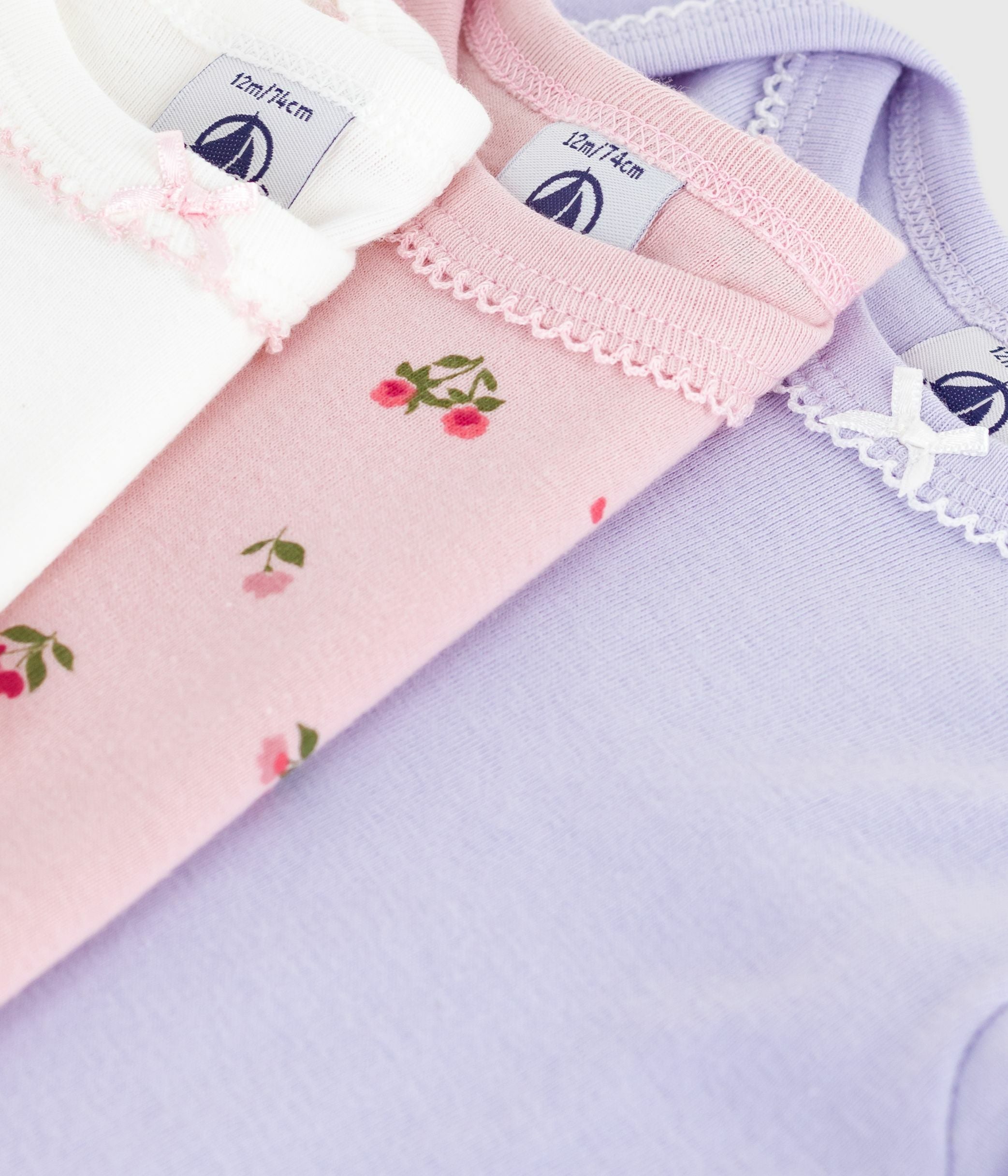 lot-de-3-bodies-manches-longues-en-coton-imprimé-fleuri-bébé