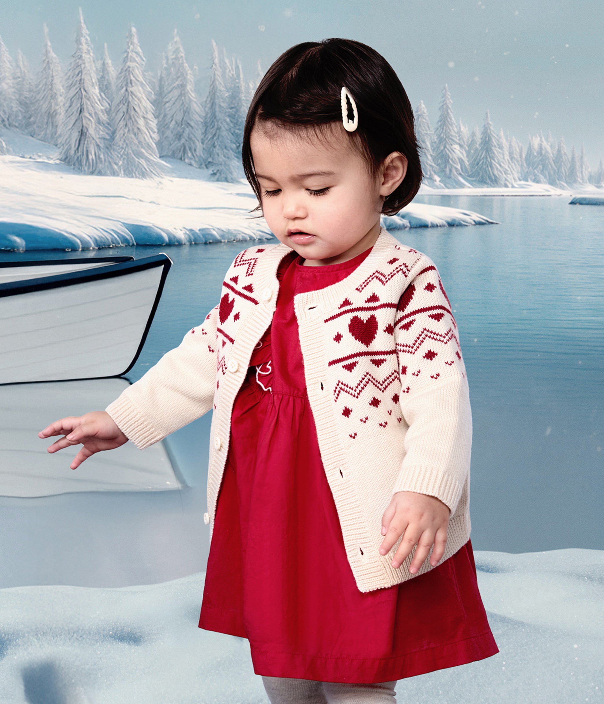 cardigan-bébé-en-tricot-laine-et-coton,-motifs-cœurs