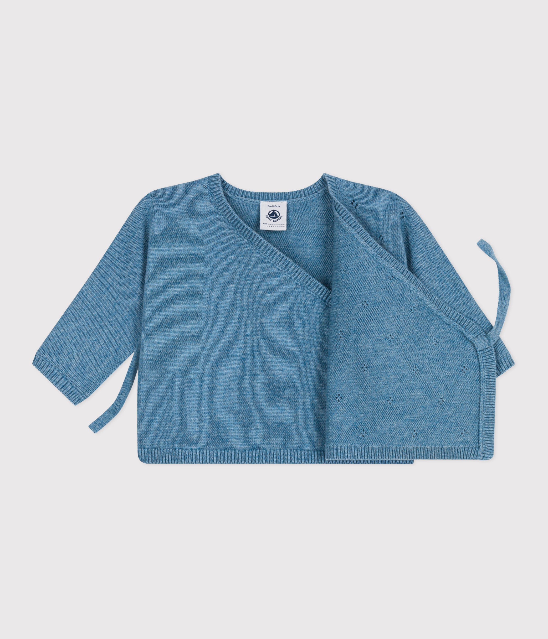 brassière-bébé-cache-cœur-ajourée-en-tricot-laine-et-coton