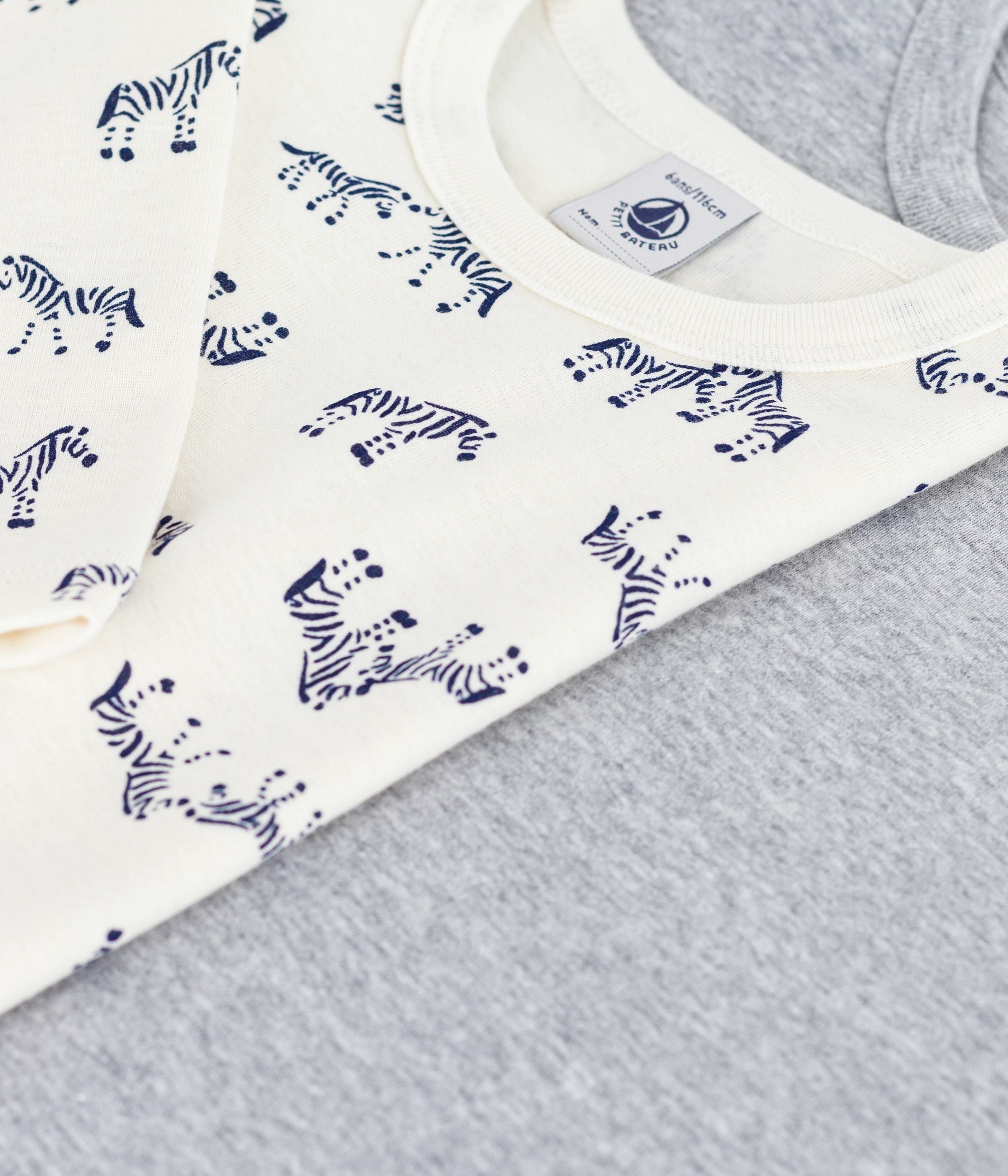 lot-de-2-tee-shirts-enfant-en-coton-manches-longues-imprimé-zèbres