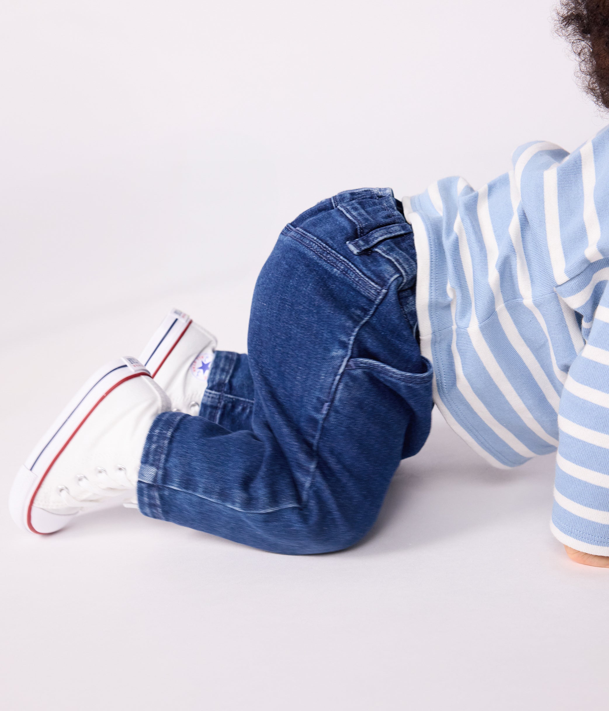 pantalon-bébé-en-denim