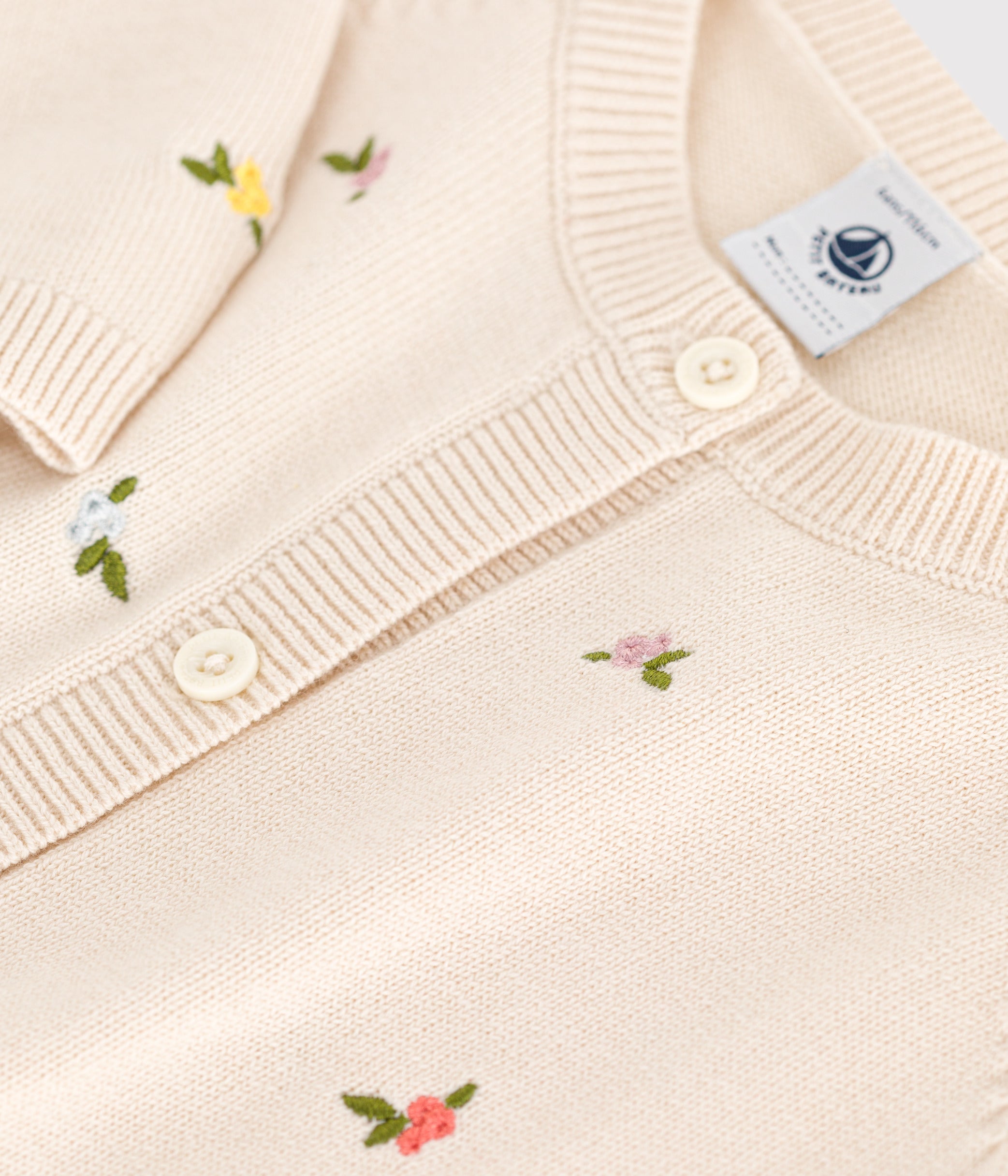 cardigan-enfant-en-laine-et-coton-à-motifs-brodés