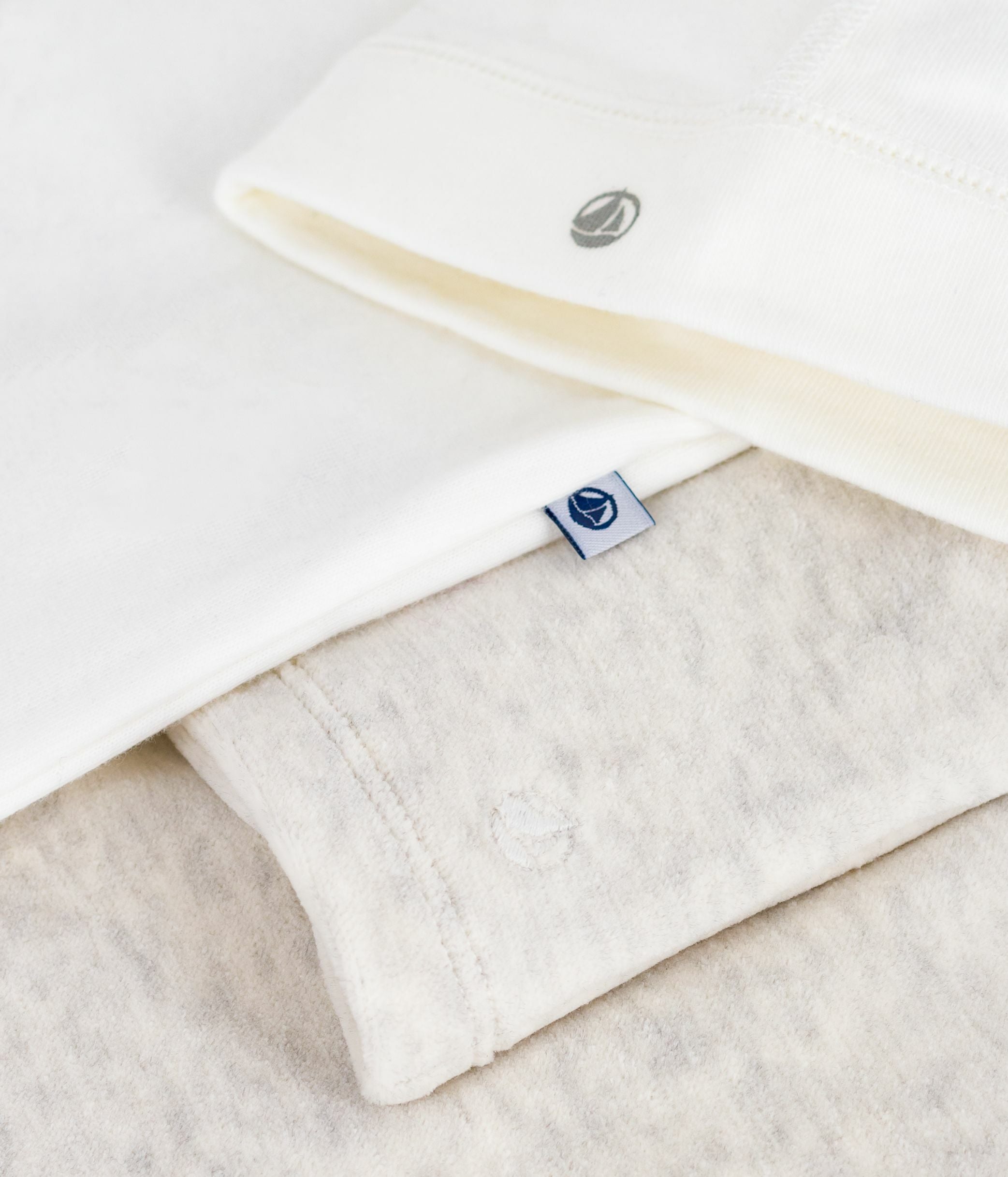 coffret-cadeau-bébé-en-velours-uni