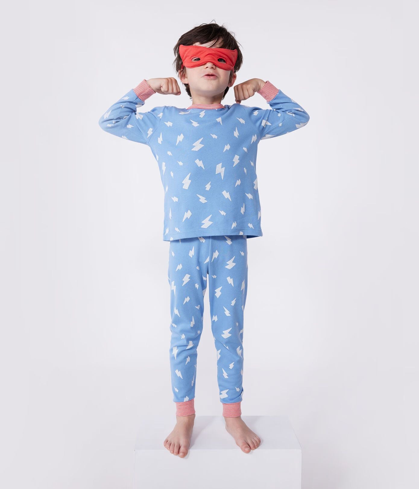 pyjama-déguisement-enfant-en-coton-phosphorescent-avec-cape