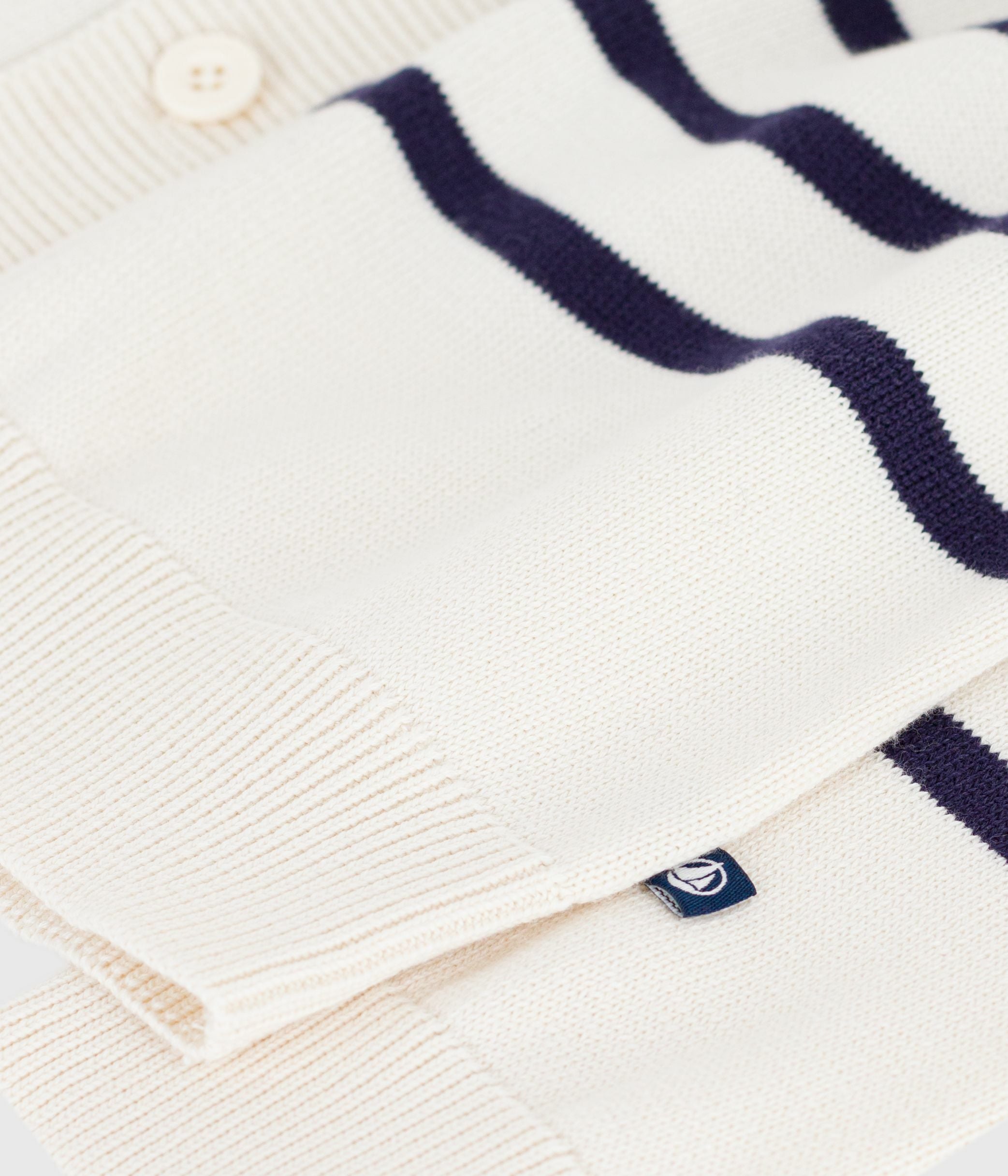 cardigan-enfant-en-coton-rayé
