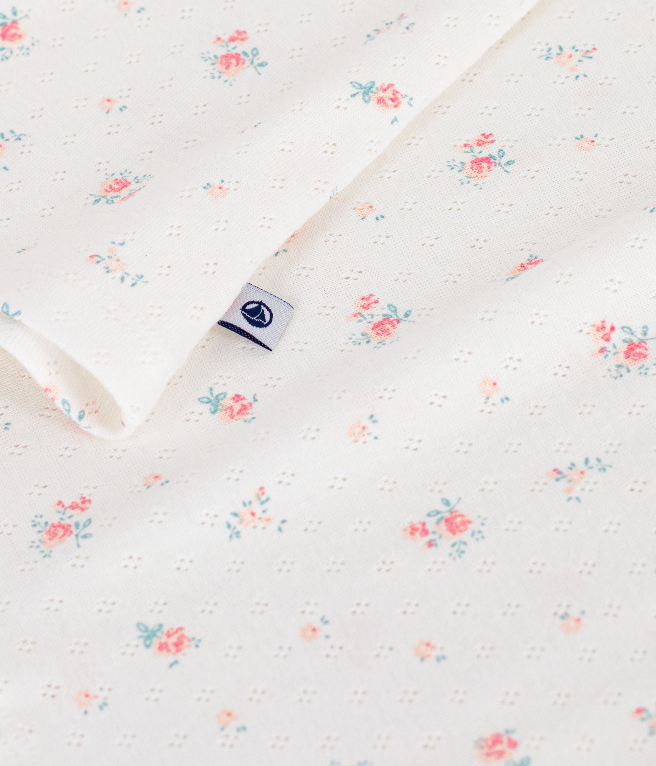 chemise-de-nuit-enfant-en-coton-ajouré-imprimé-fleuri