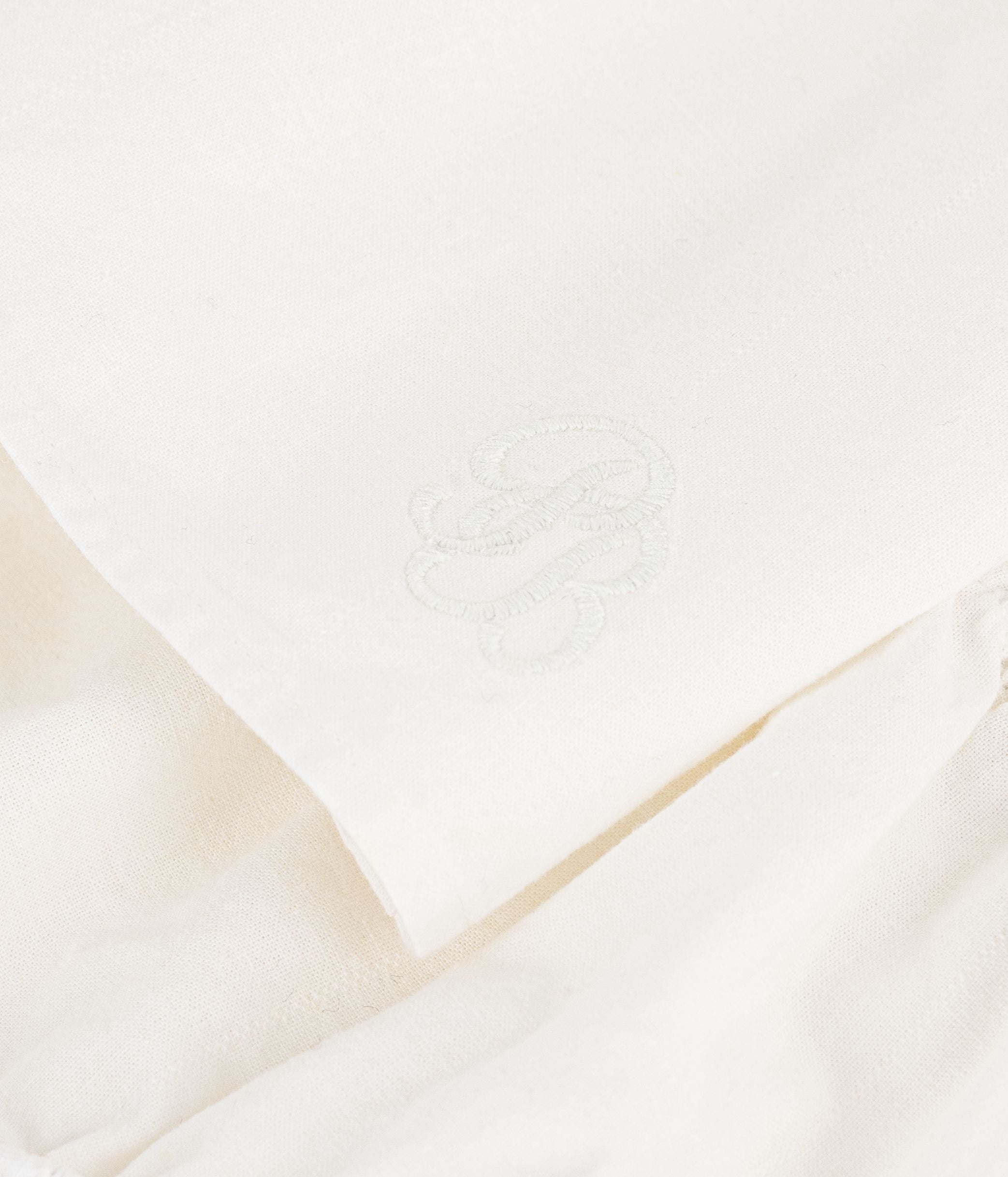 robe-bébé-en-coton/lin-avec-son-bloomer,-avec-détail-brodé