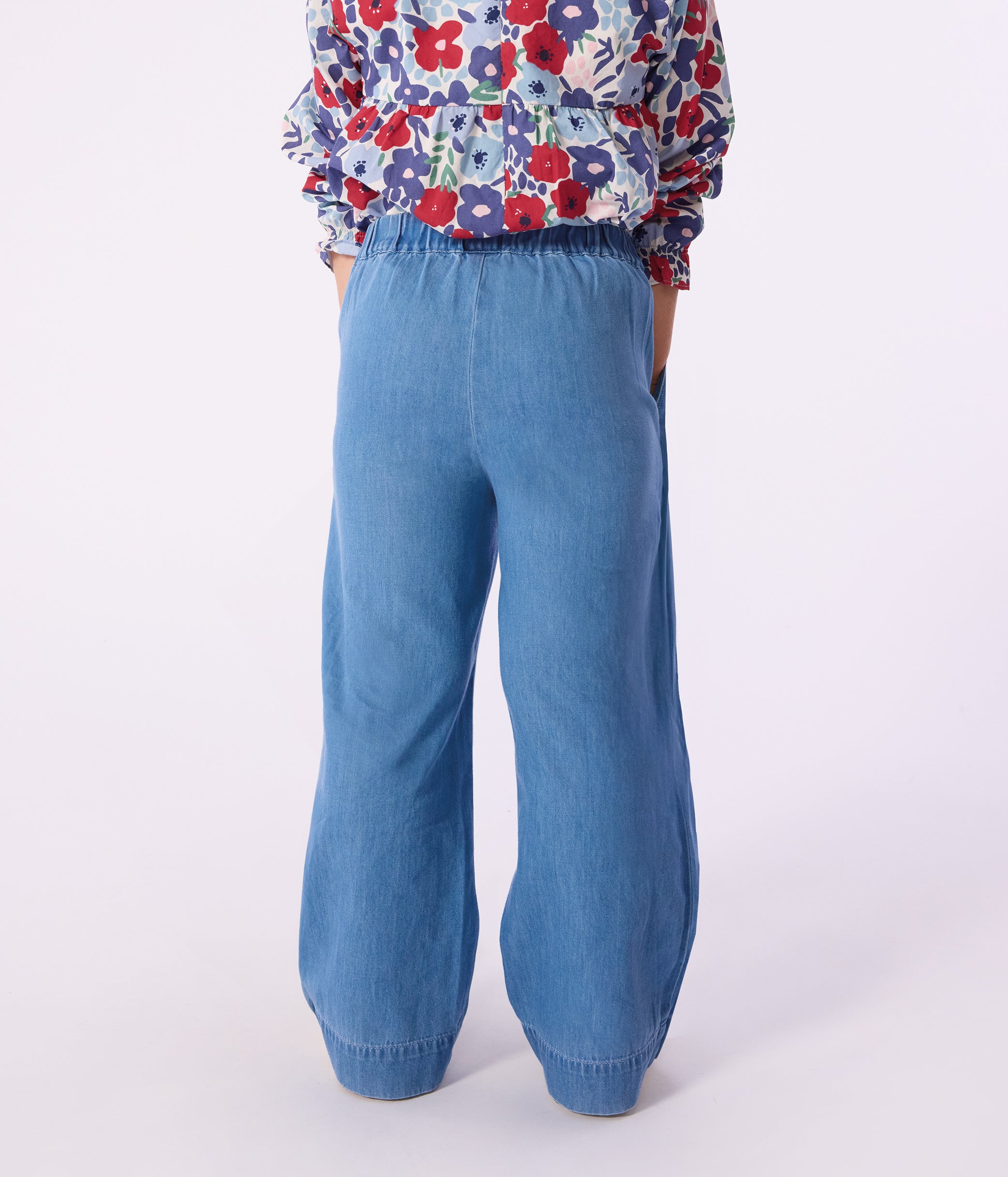 pantalon-enfant-en-denim