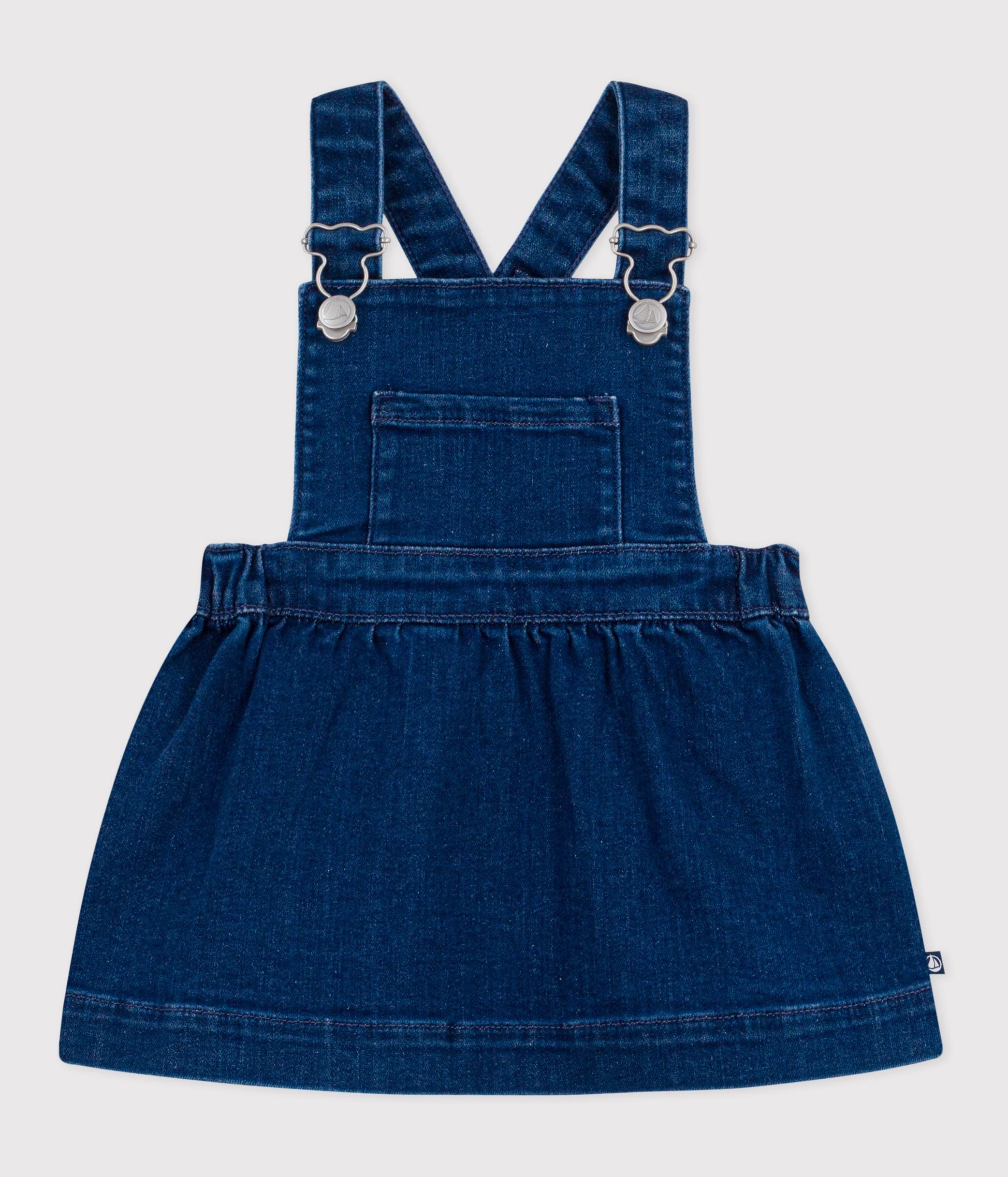 robe-salopette-bébé-en-denim
