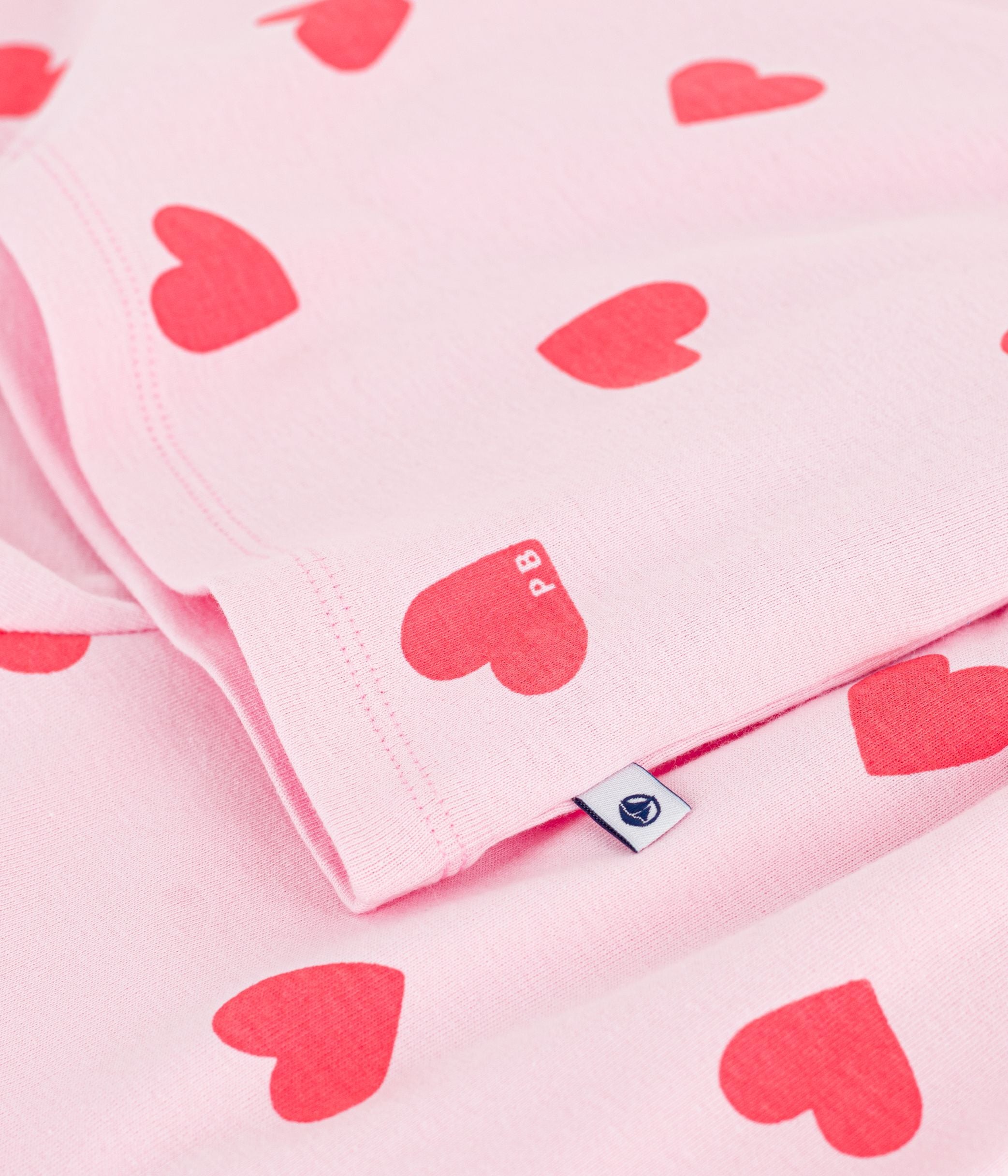 pyjama-short-enfant-en-coton-imprimé-coeurs