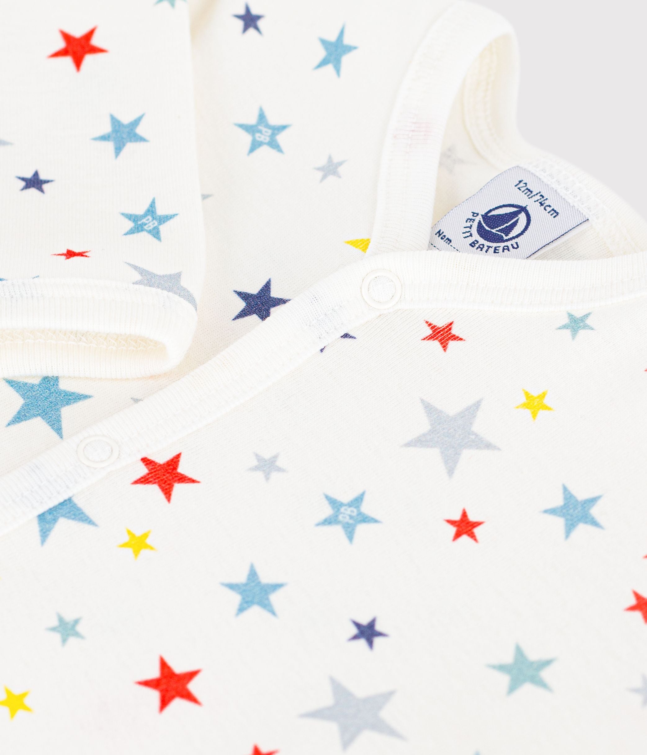 pyjama-bébé-en-coton-imprimé-étoiles