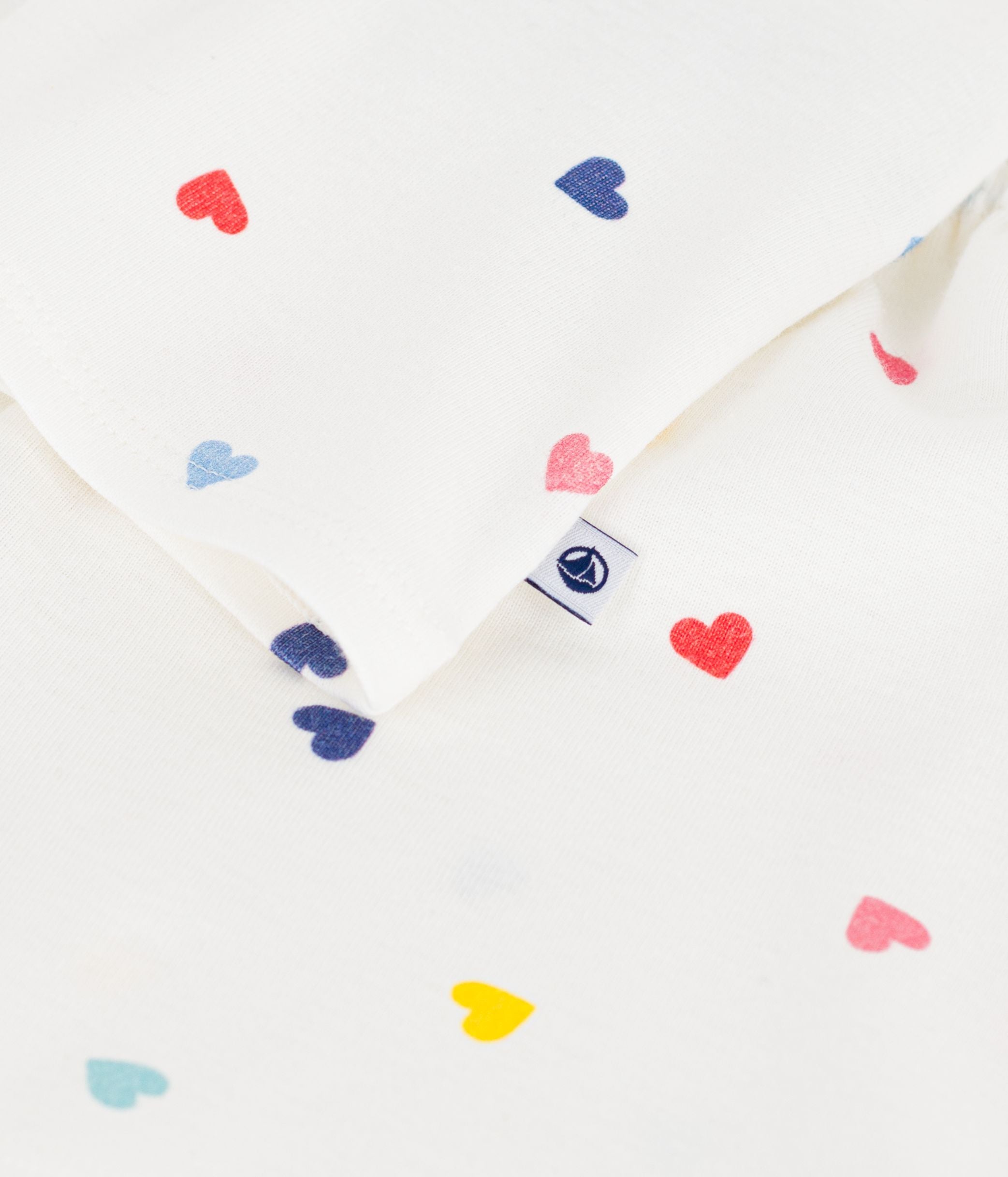 pyjama-short-enfant-en-coton-à-bretelles-imprimé-coeurs