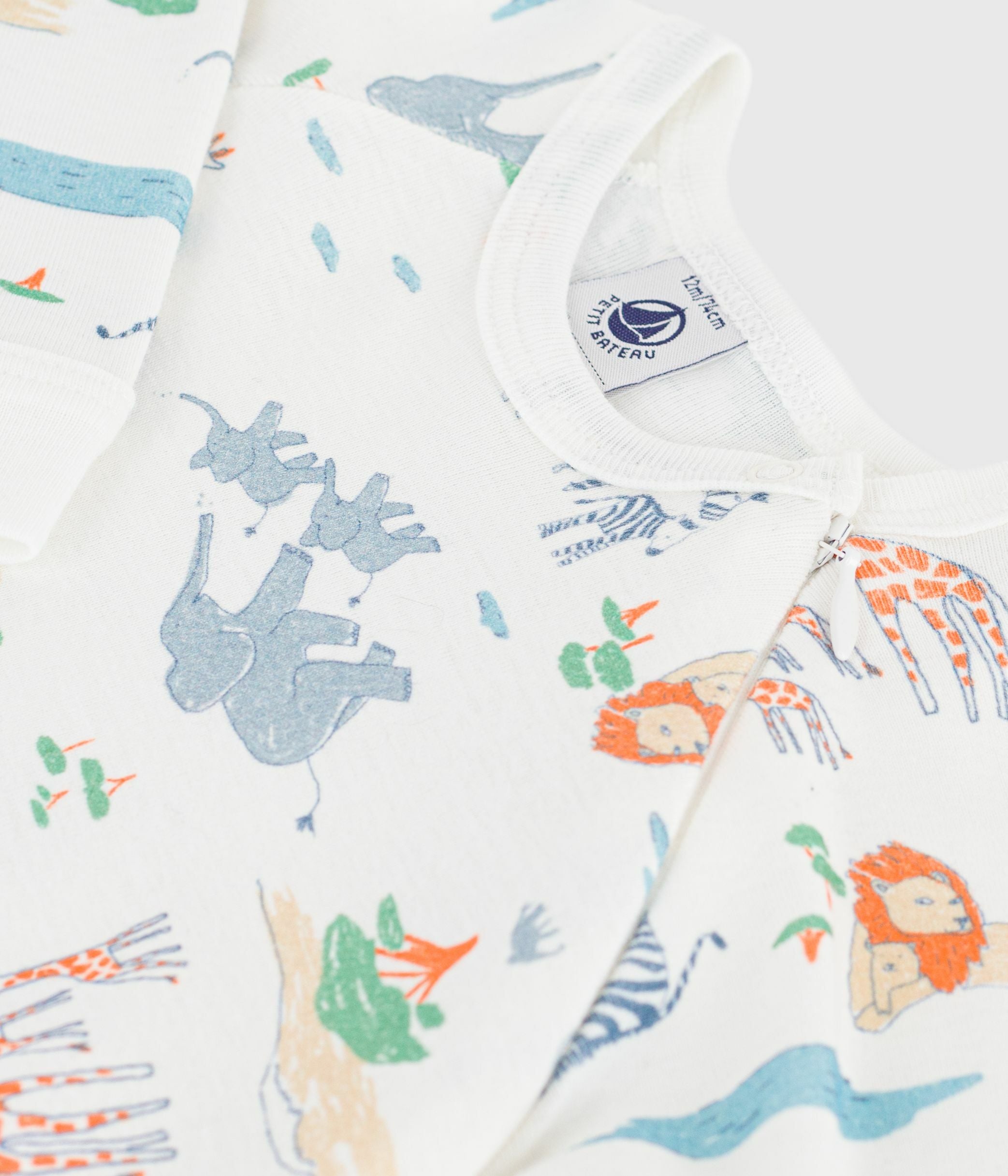 pyjama-bébé-en-coton-avec-zip-imprimé-savane