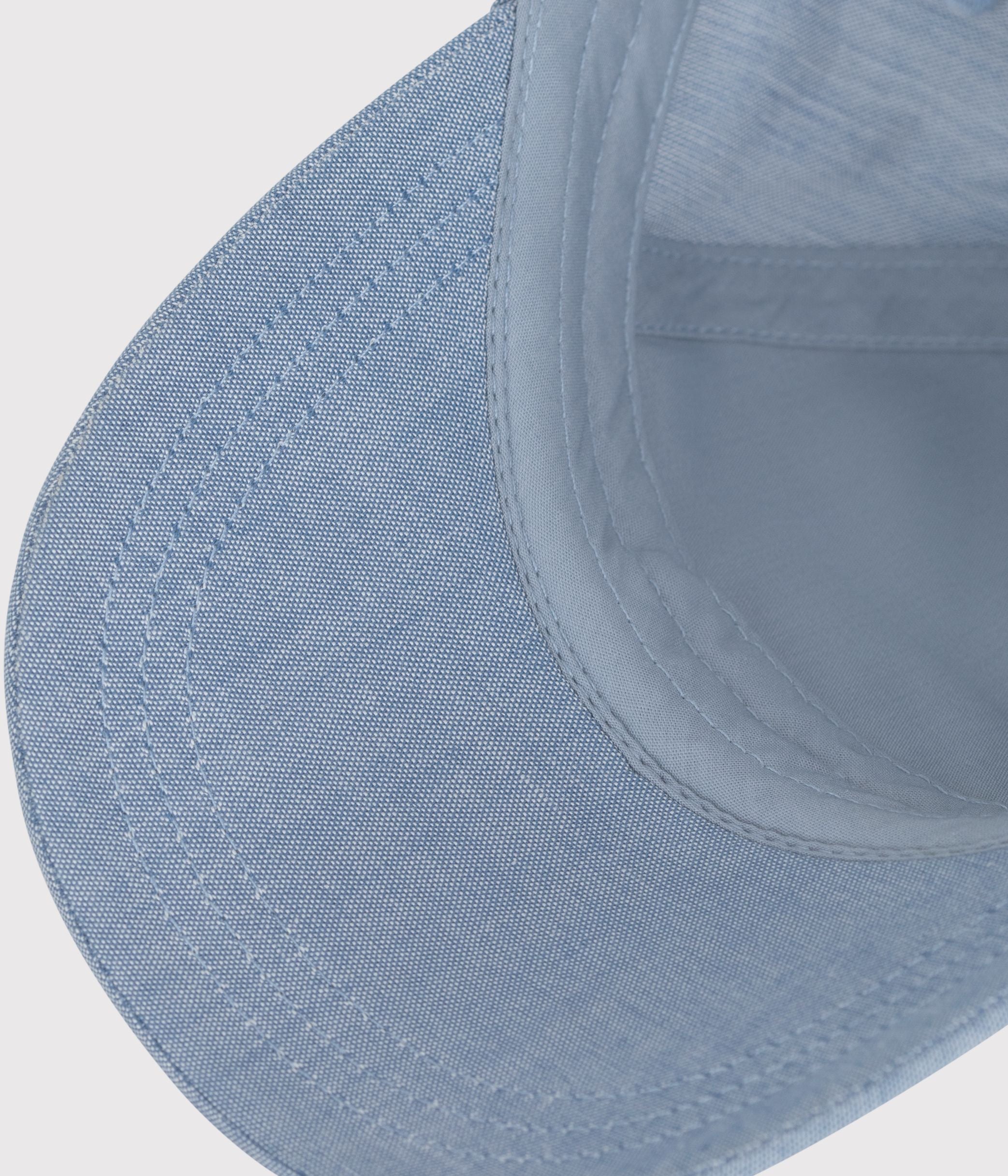 casquette-bébé-en-denim-clair-petit-bateau