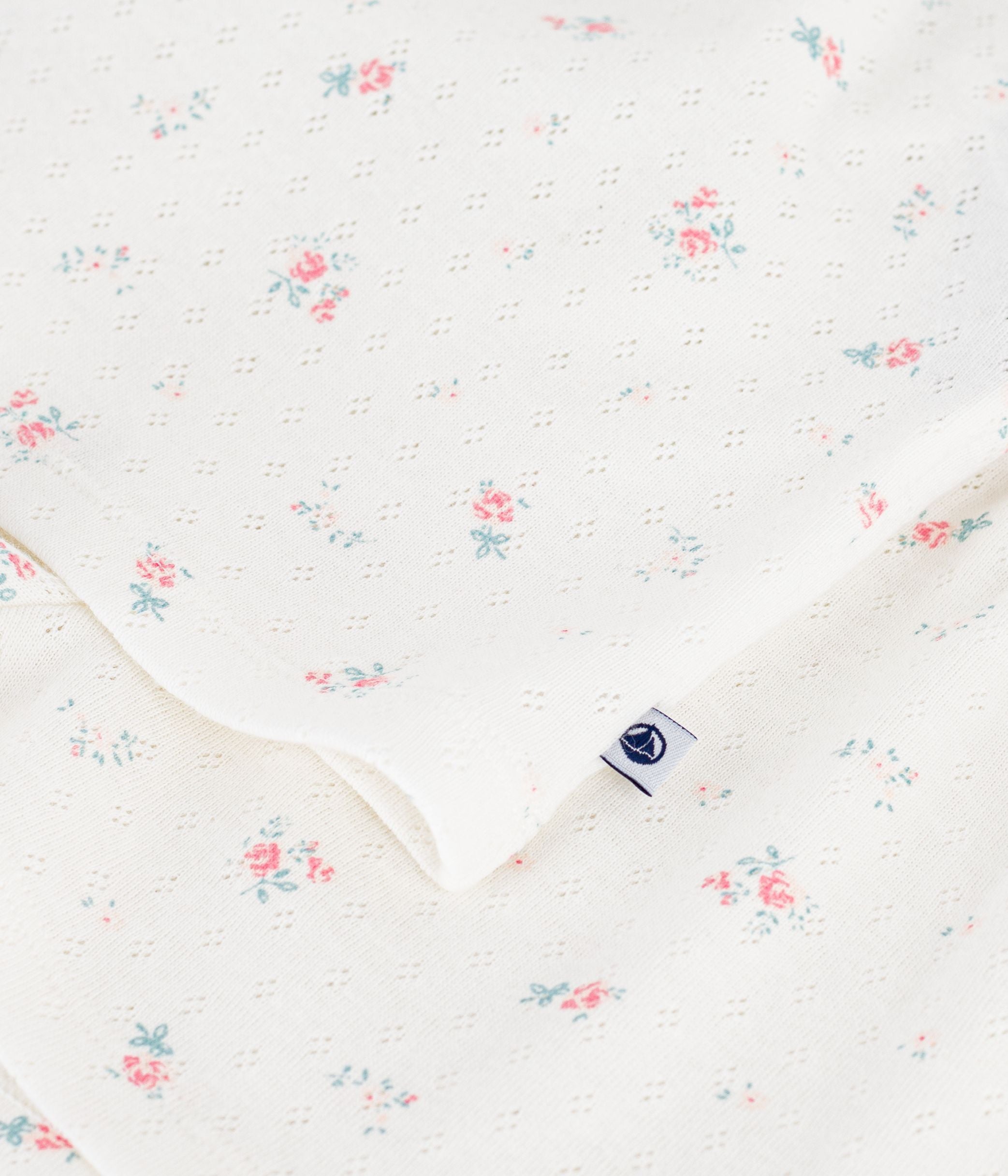 pyjama-short-enfant-en-coton-ajouré-imprimé-fleuri