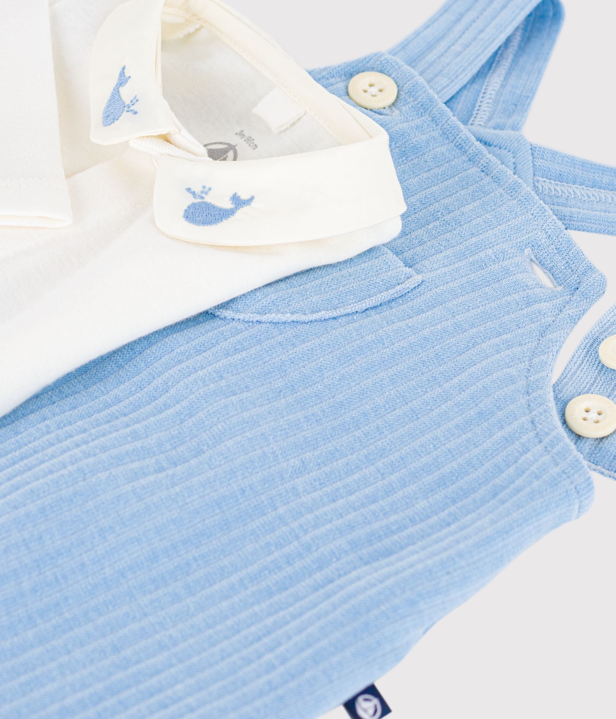 ensemble-salopette/body-bébé-en-coton-uni-et-détails-brodés