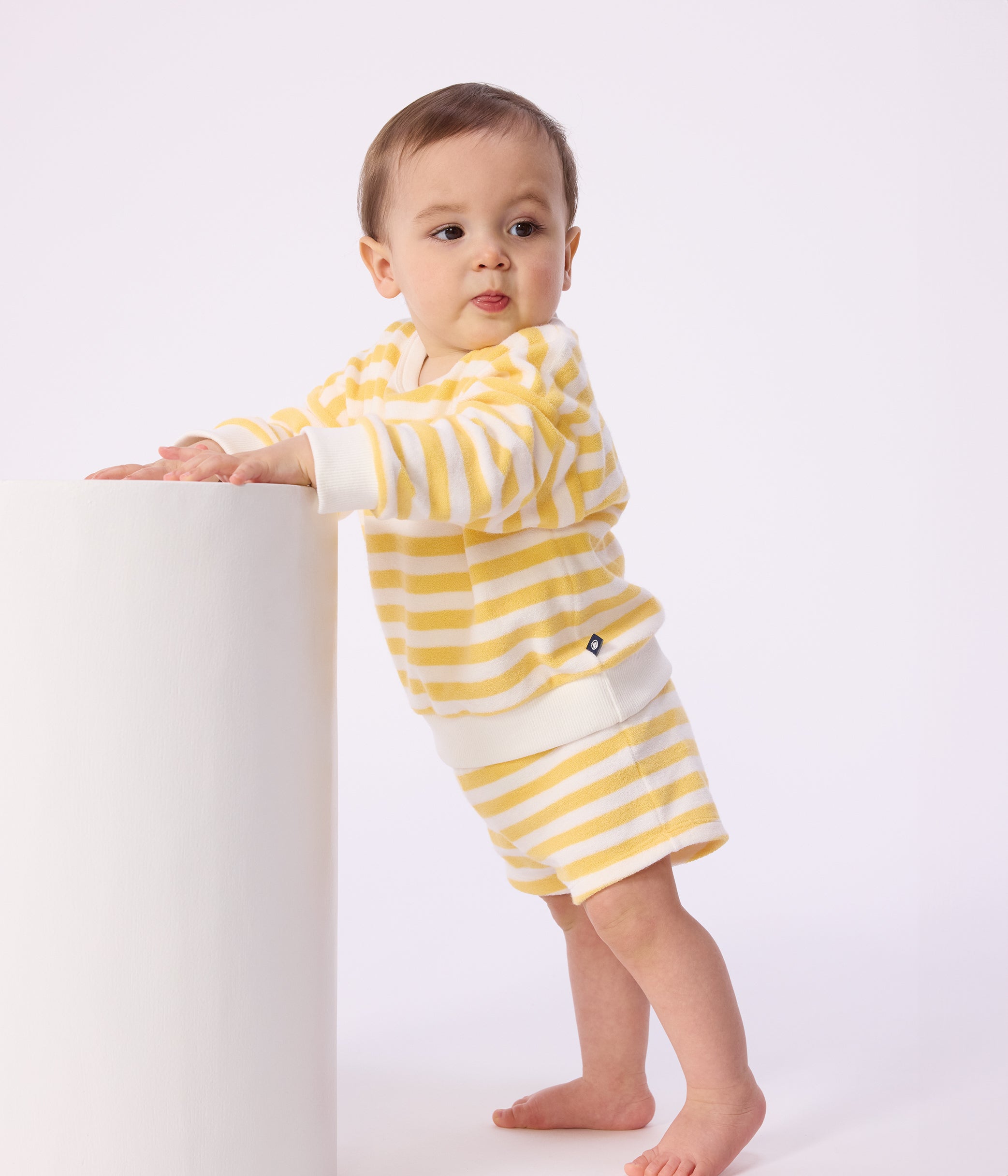 short-bébé-en-éponge-rayé