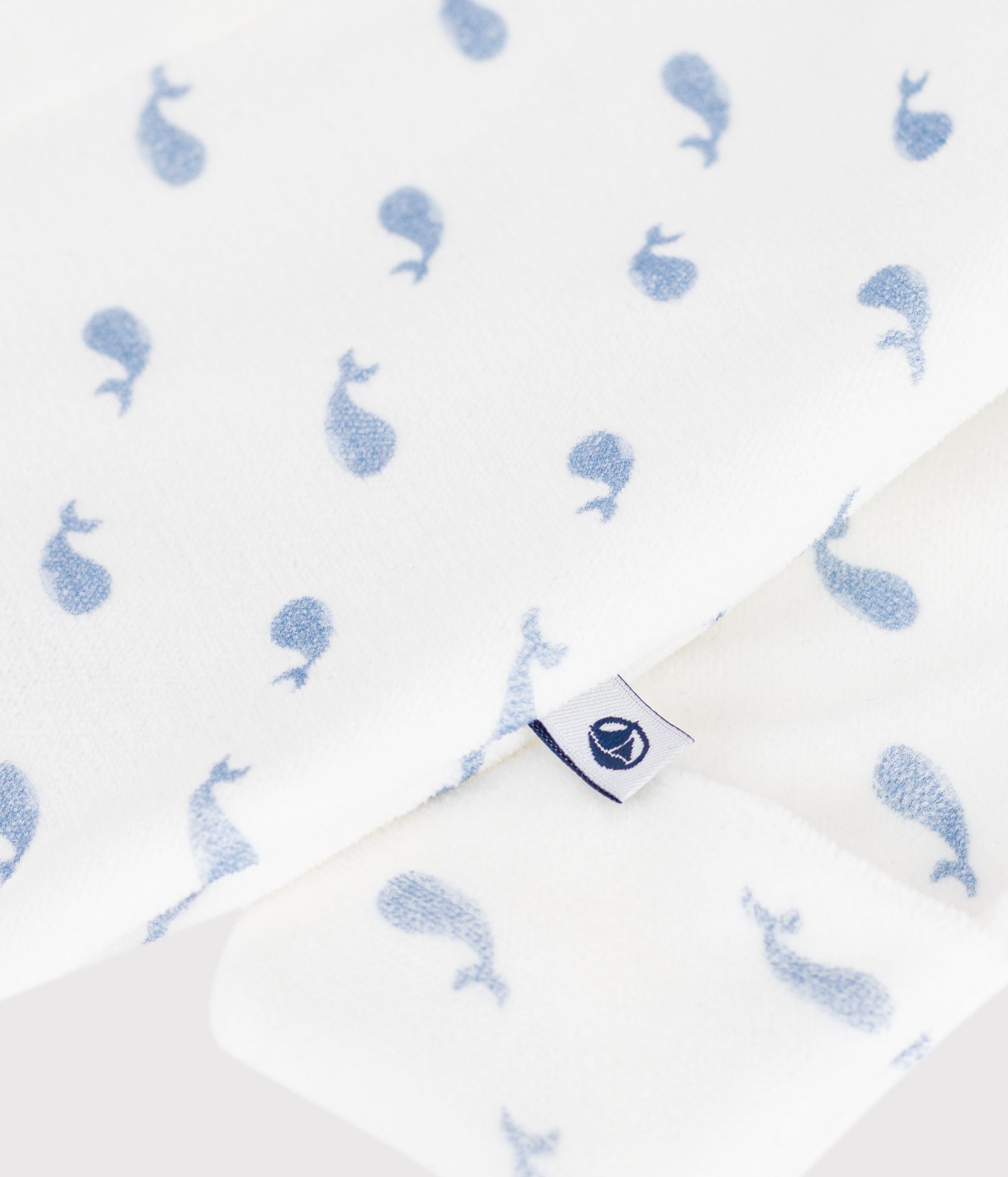 pyjama-bébé-en-velours-avec-col-imprimé-baleine