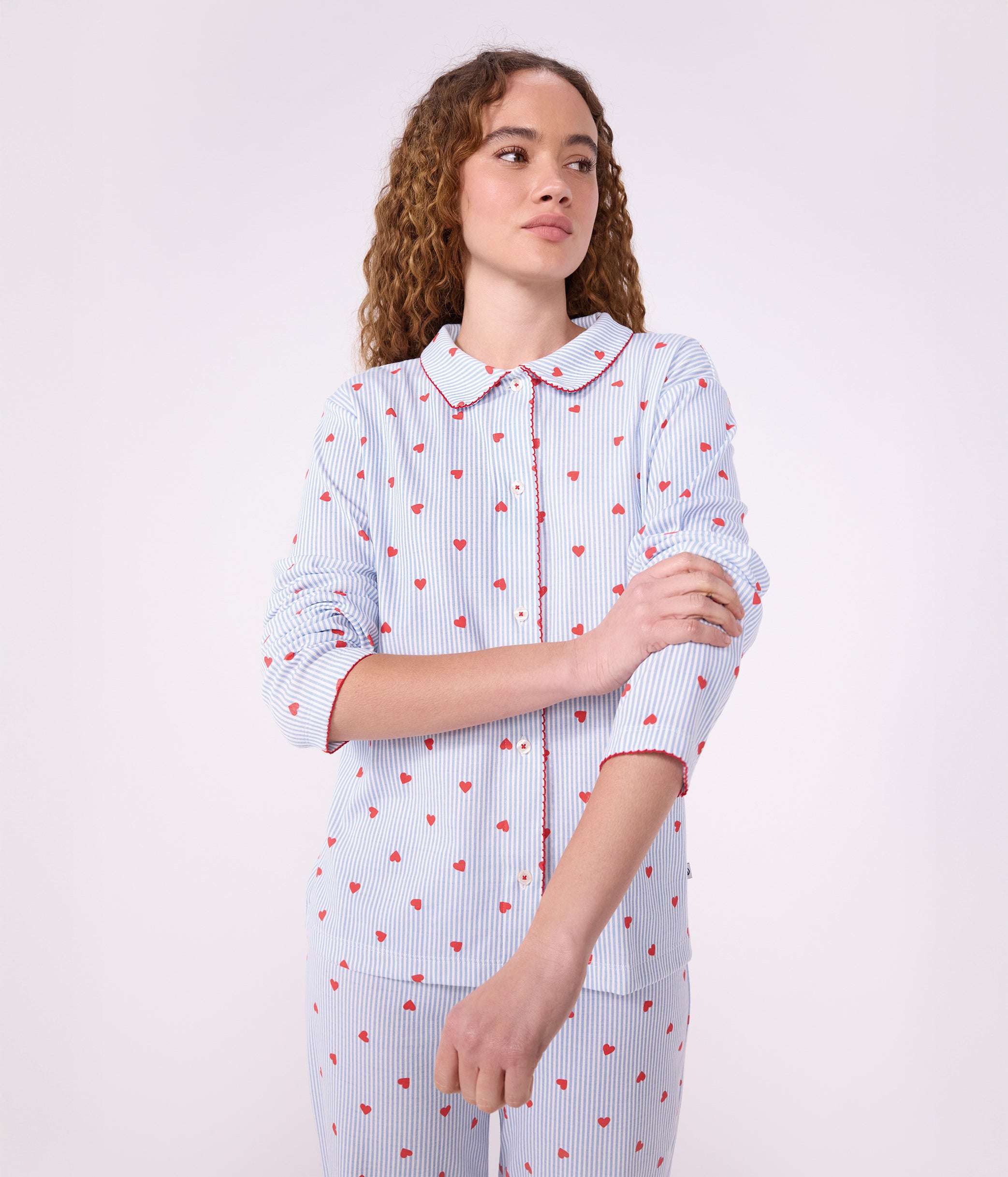 pyjama-boutonné-femme-en-coton-imprimé-à-rayures-et-coeurs