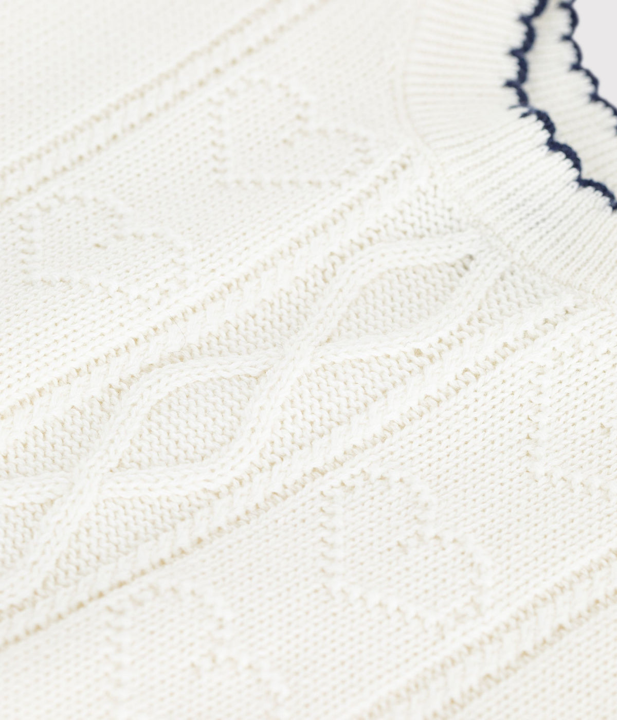 pull-bébé-en-tricot-laine-et-coton-sans-manches