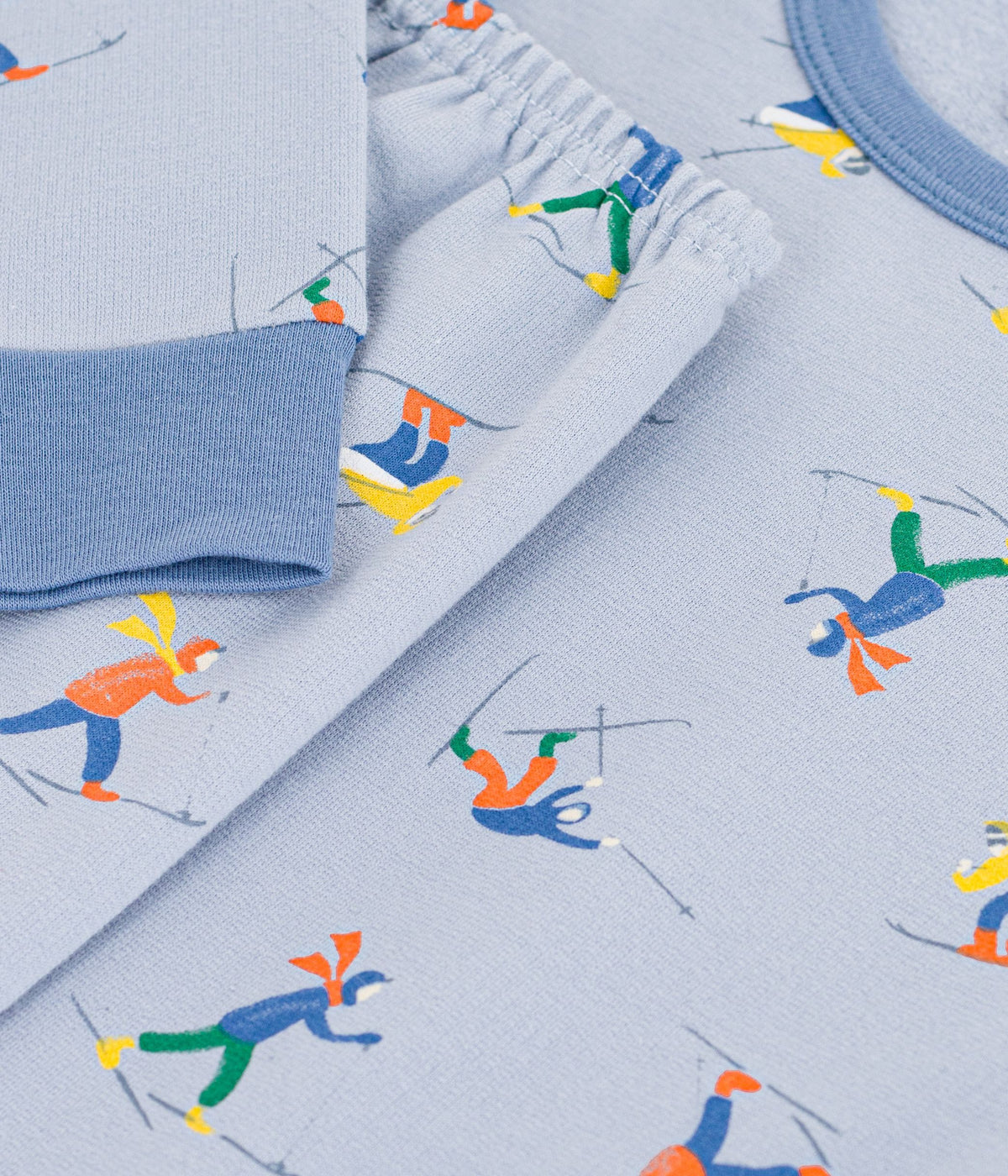 pyjama-enfant-en-molleton-imprimé-skieurs